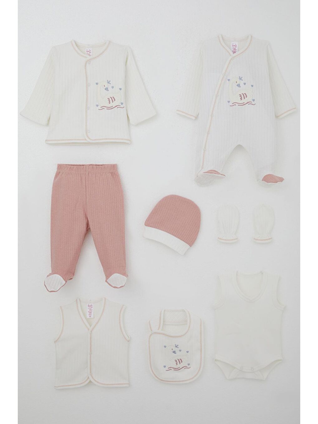 Kız Bebek Hastane Çıkışı 8 Li Sevimli Kraliçe Kuğu Nakışlı Ekru (0-3 Ay)