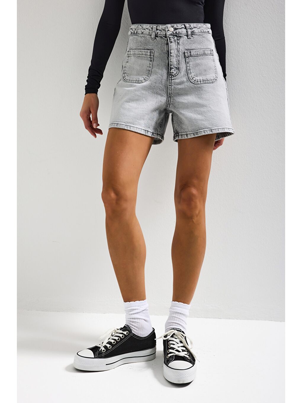 Kadın Gri Jean 4s6-12 Mom Fit Önden Cepli Denim Şort-1