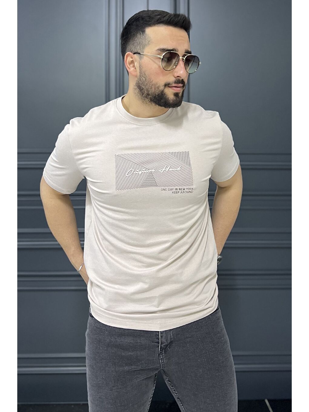 Bej Erkek Bisiklet Yaka Baskılı Tişört