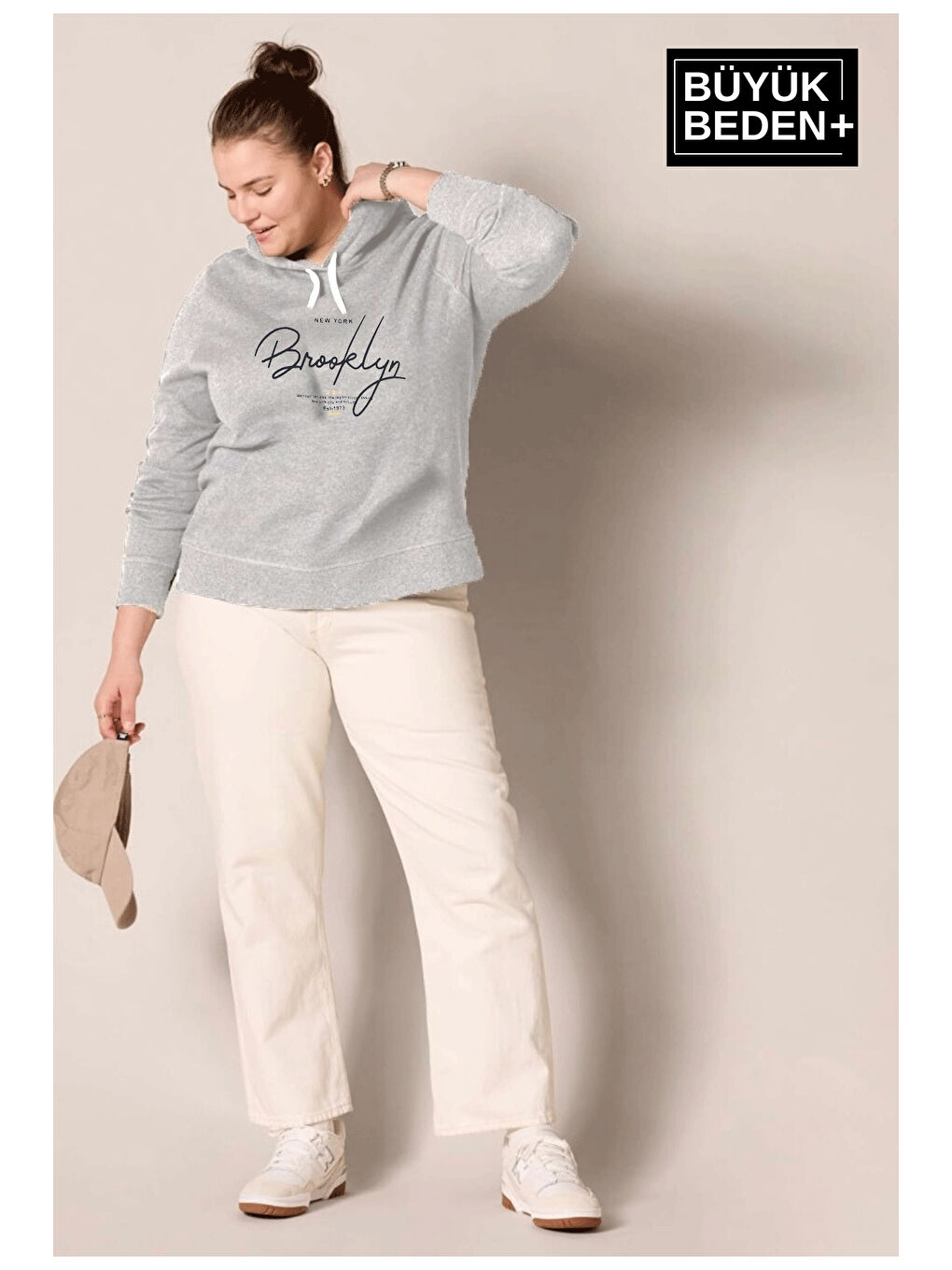 Gri Kadın El Yazılı Brooklyn Baskılı Büyük Beden İnce Kapüşonlu Swatshırt SPR25BSWK58
