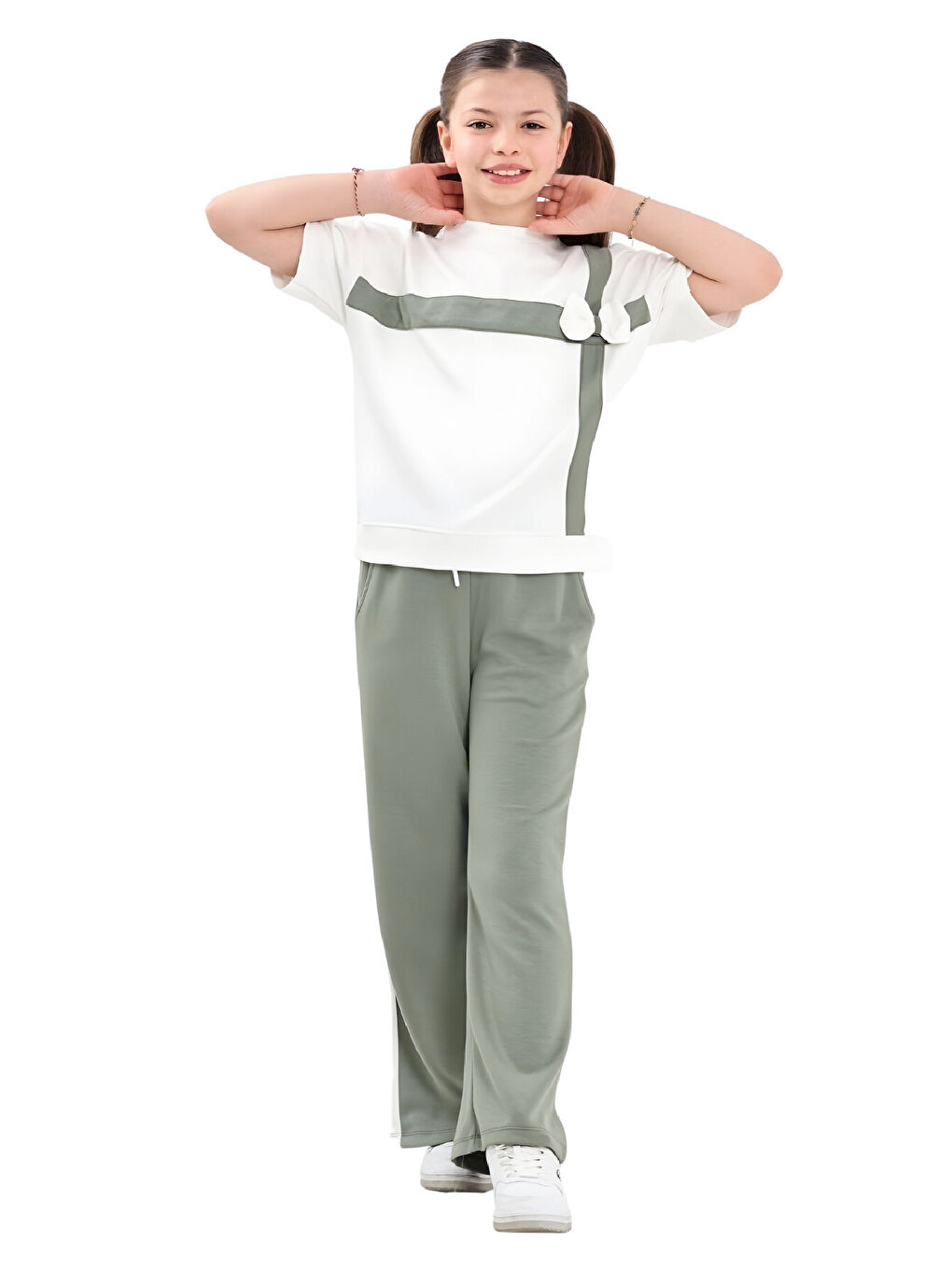 Yeşil Kız Çocuk Garnili ve Fiyonk Detaylı Alt -Üst Takım 7-12 Yaş 12573-1