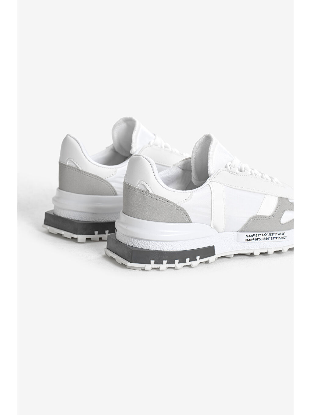 Unisex Beyaz Gri Kalın Termo Taban Yazı Detaylı Retro Stil Günlük Spor Ayakkabı-2