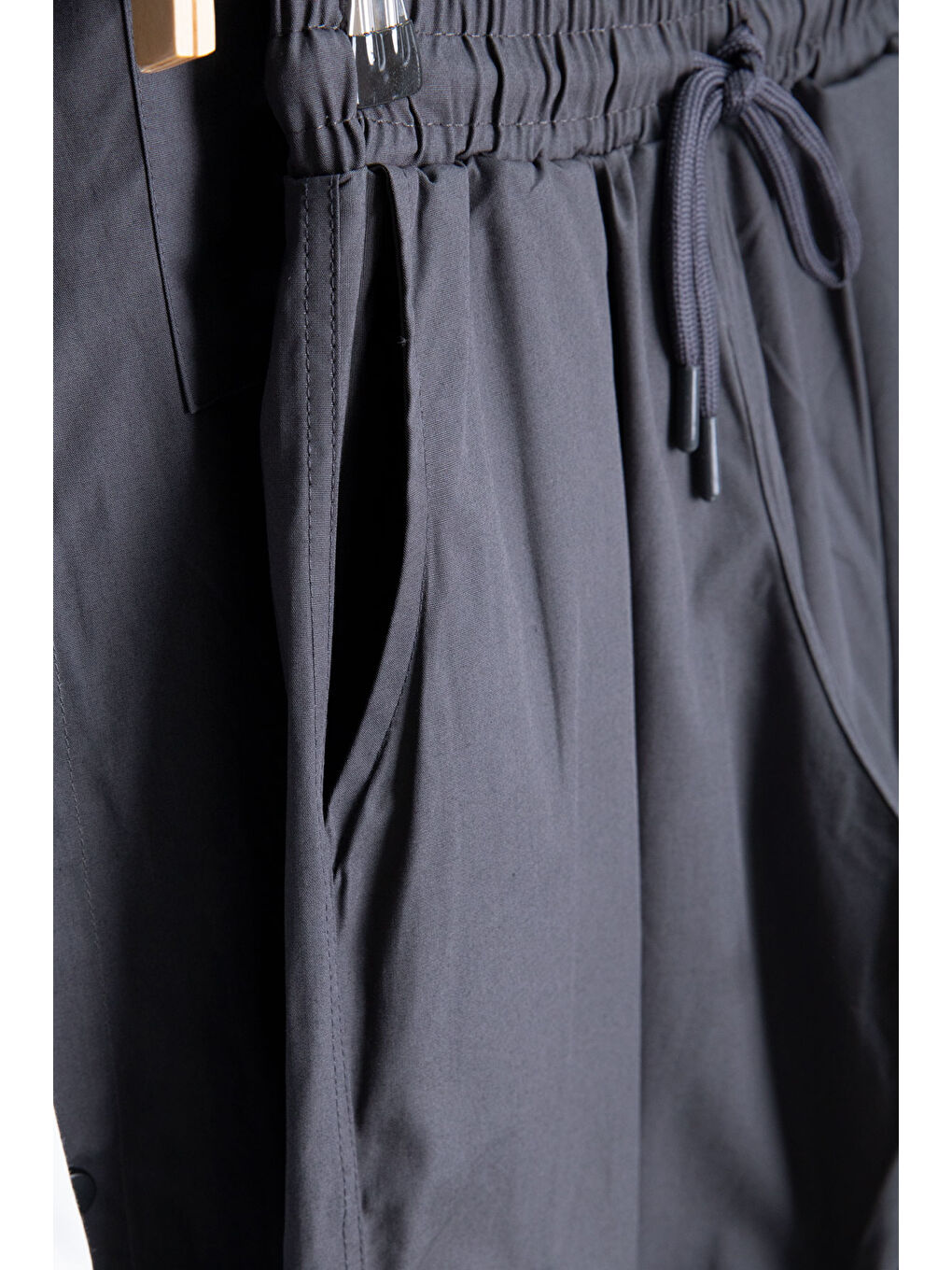 Gri Füme Yazılı Tişörtlü Paraşüt Gömlekli Erkek Çocuk 3lü Alt Üst Takım 20540-1