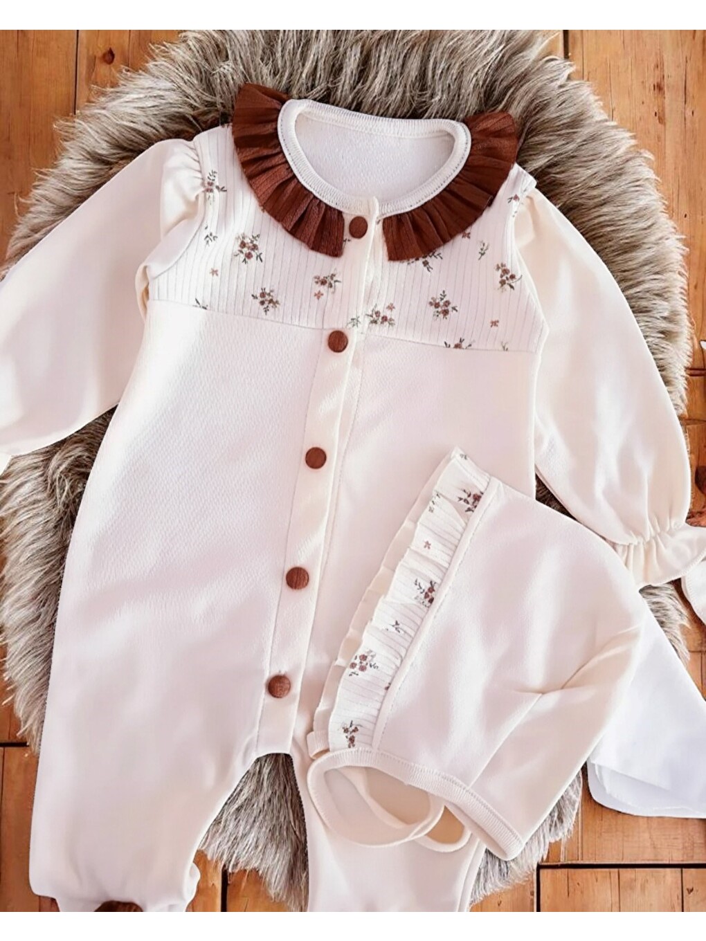 Kahverengi Kız Bebek Çiçek Nakışlı, Krem Renkli Premium 10 Parça Hastane Çıkışı Zıbın Seti-2