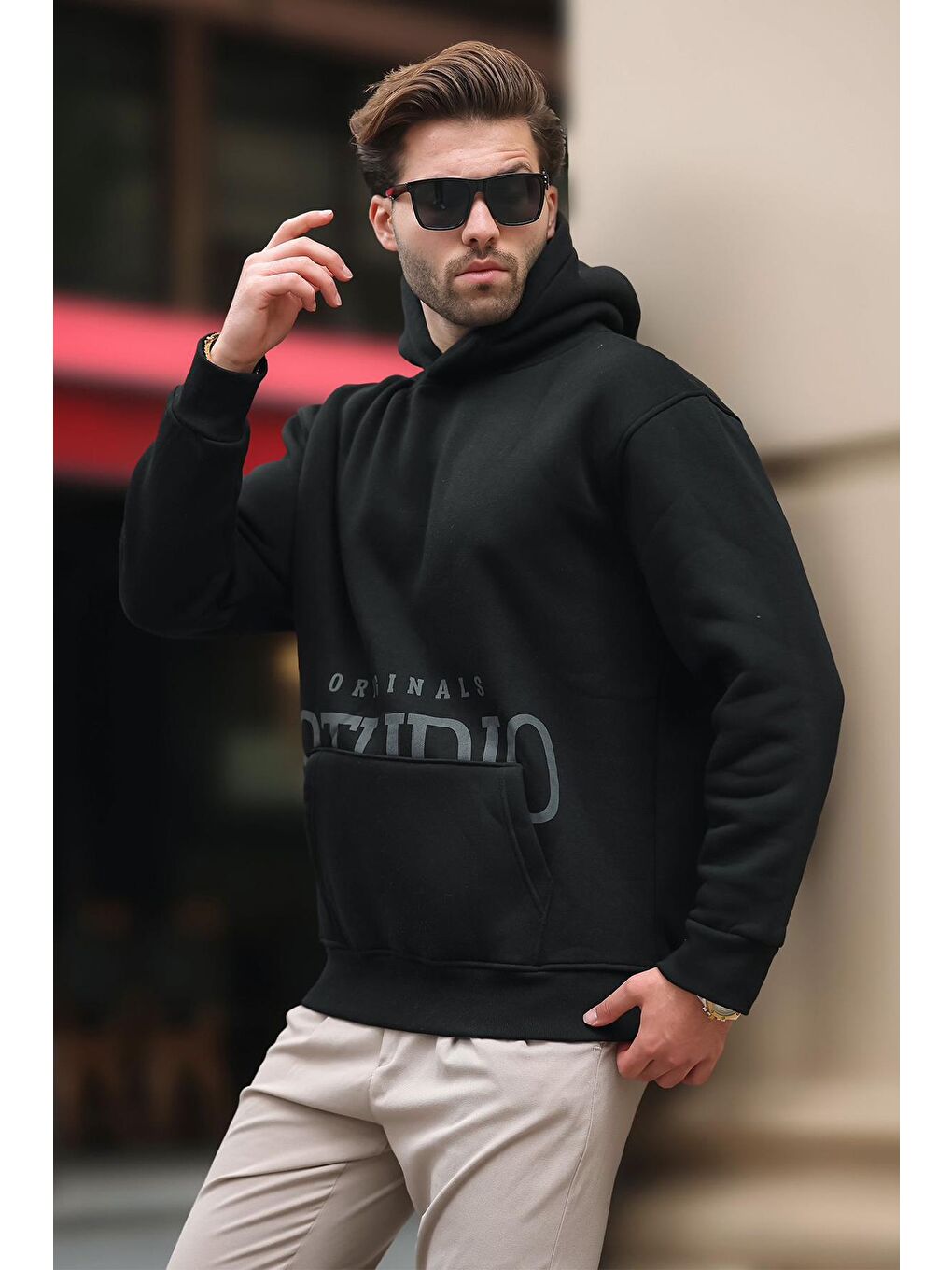 Madmext Siyah Kapüşonlu Baskılı Cep Detaylı Sweatshirt E7076 - 1