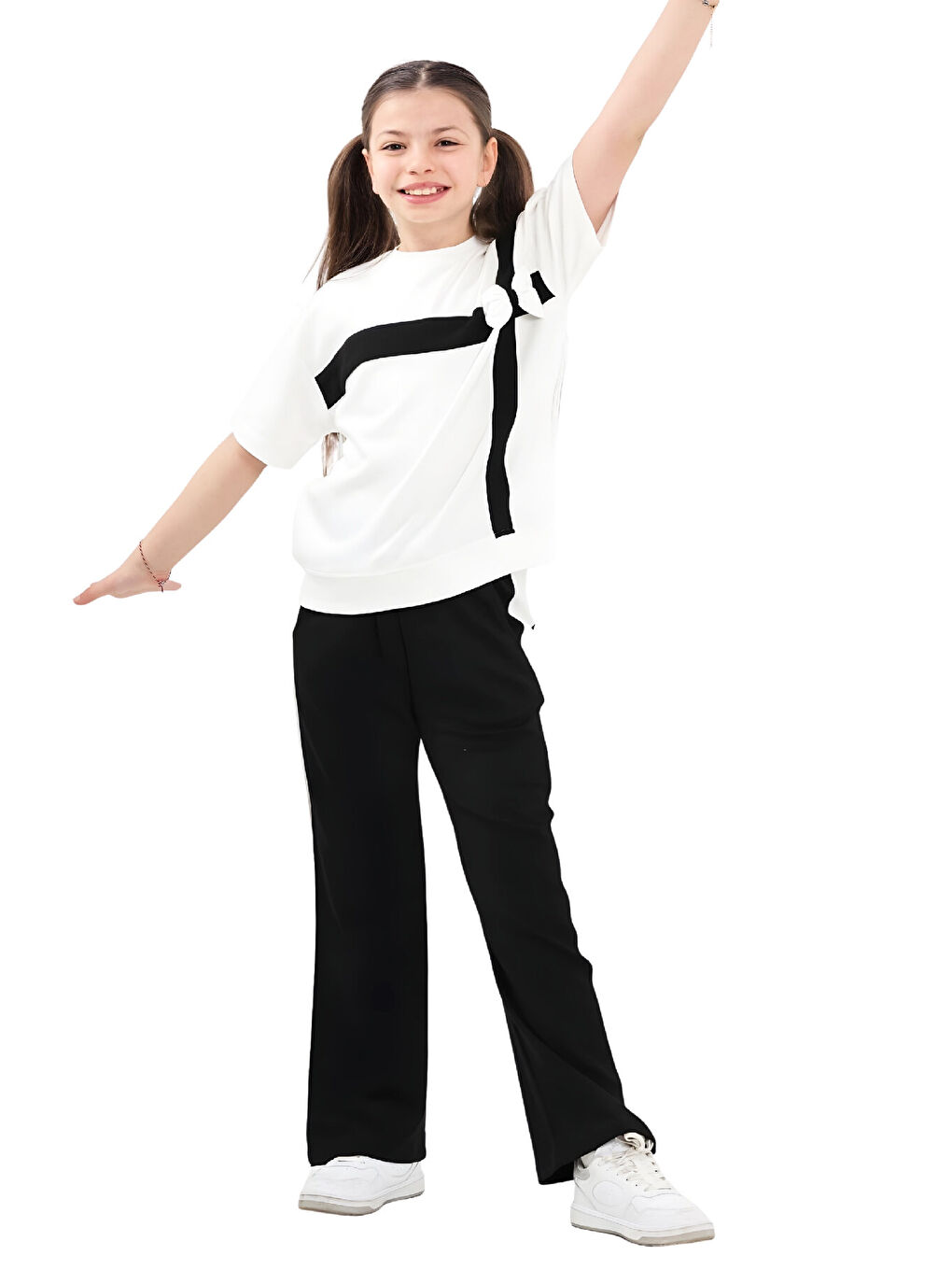 Siyah Kız Çocuk Garnili ve Fiyonk Detaylı Alt -Üst Takım 7-12 Yaş 12573-1