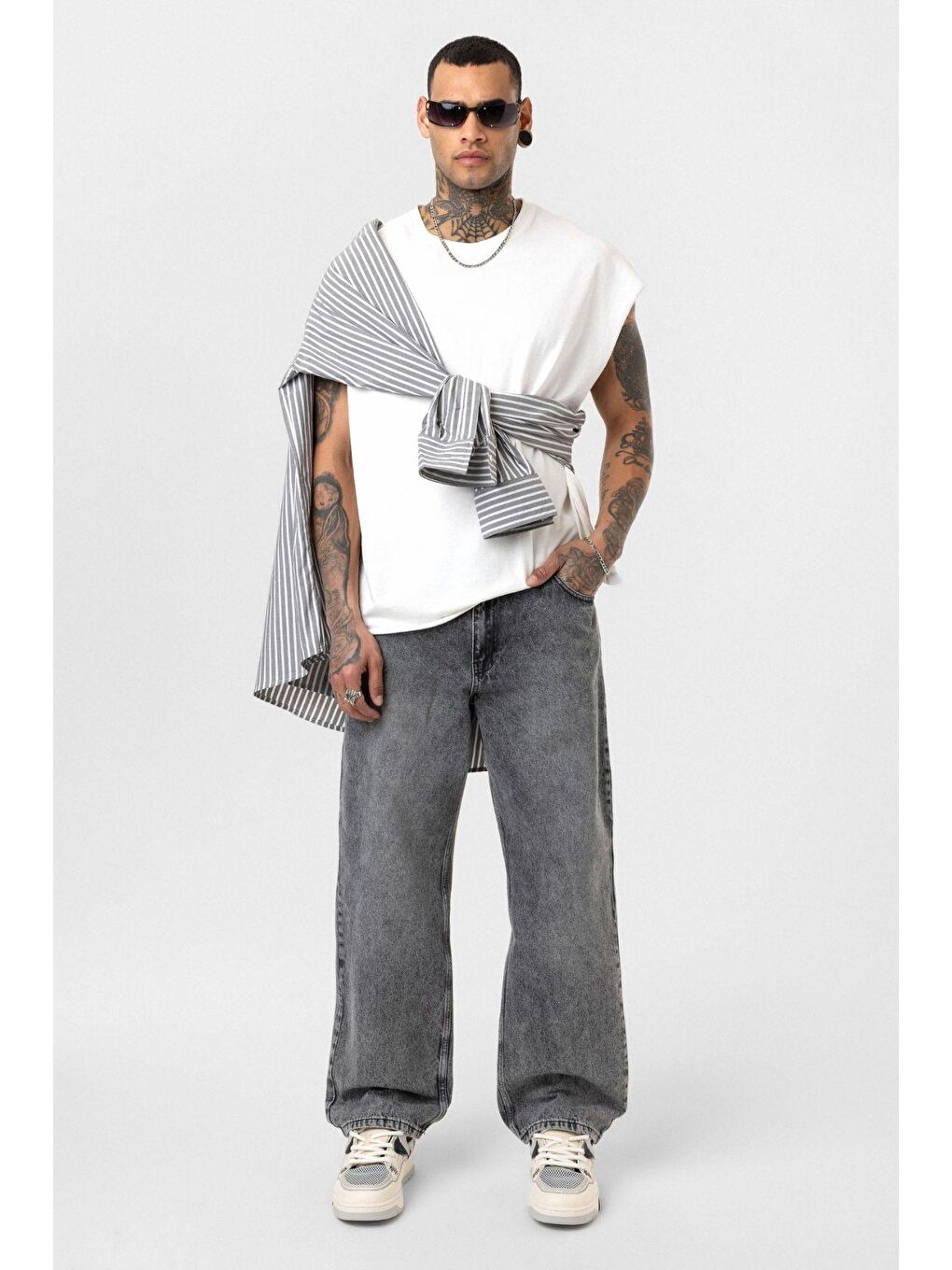 Relaxed Fit Jean Gri