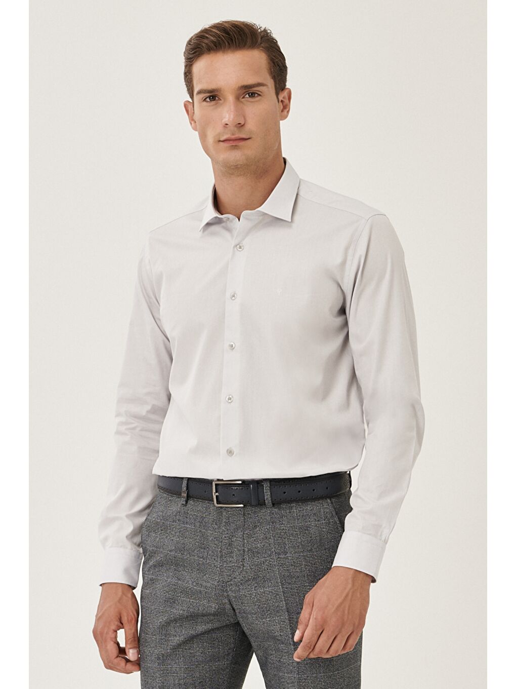 Erkek Gri Kolay Ütülenebilir Non-Iron Pamuklu Slim Fit Dar Kesim Klasik Yaka Gömlek