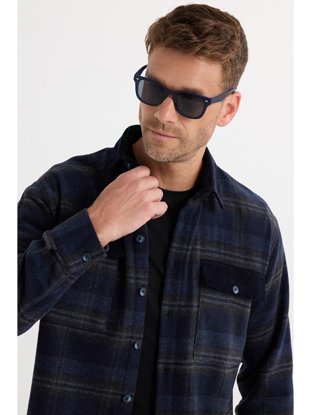 Karışık Erkek Relax Fit Rahat Kesim Spor Yaka Kareli Çift Cep Kapaklı Kışlık Gömlek-1