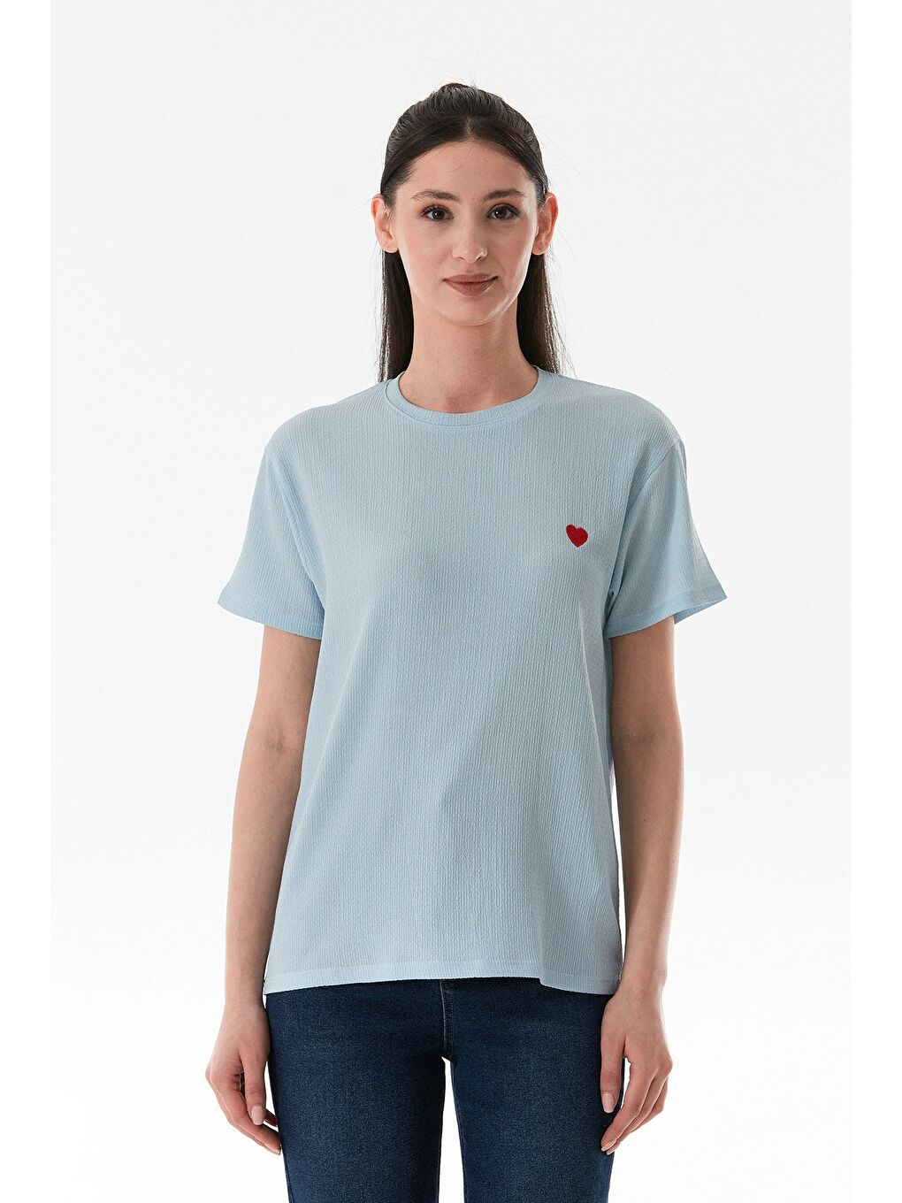 Mavi Kalp Nakışlı Bürümcük Kumaş Tişört