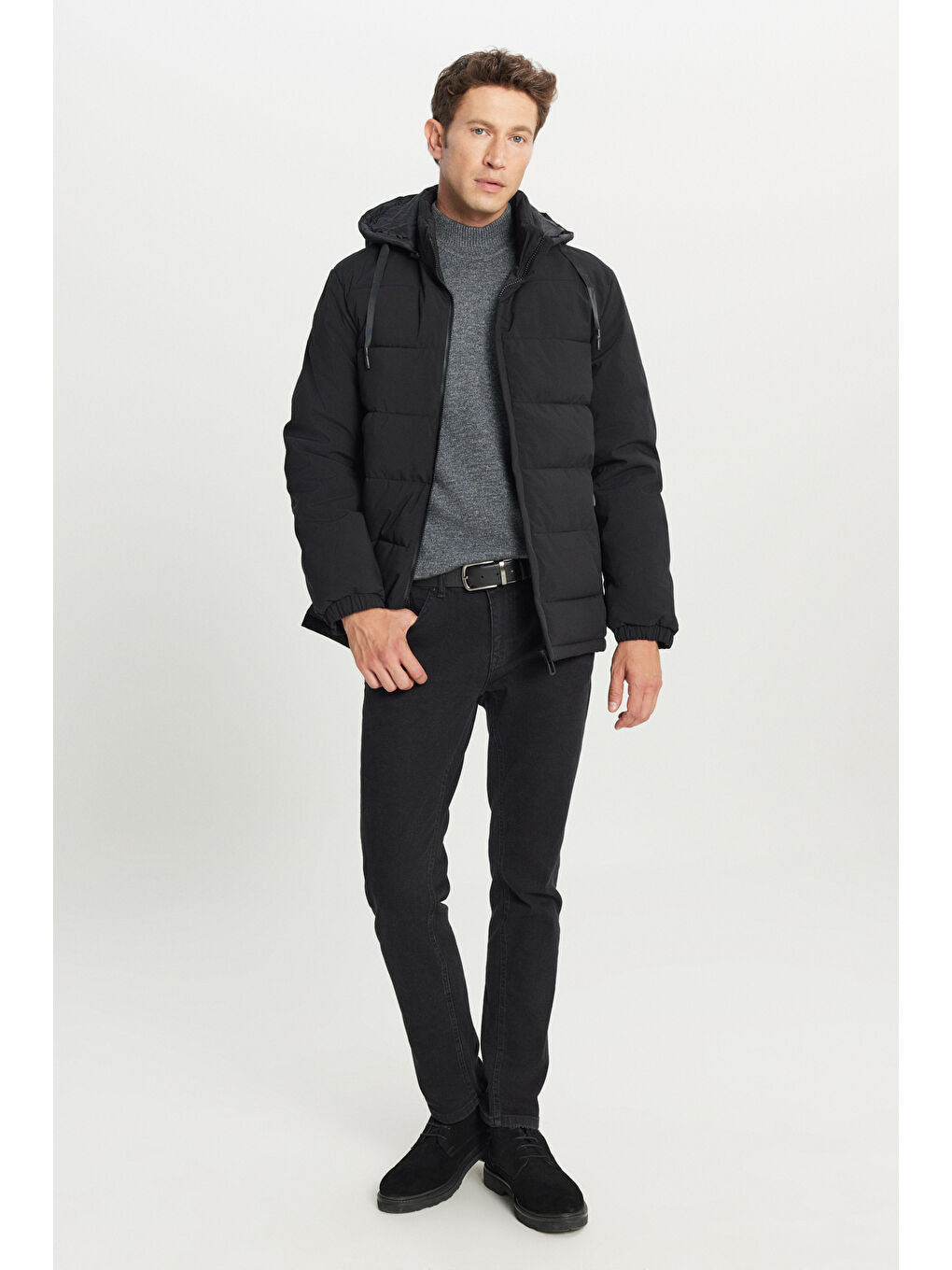 Erkek Siyah Standart Fit Normal Kesim Dik Yaka Kapüşonlu Yan Cepli Casual Şişme Mont-1
