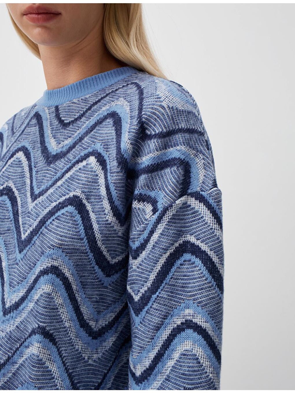 Mavi Uzun Kollu Bisiklet Yaka Desenli Kazak-1