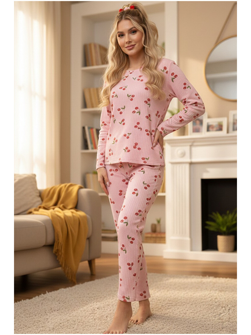 Pembe Somon Kiraz Desenli Yumuşak Tuşe Kışlık Fitilli Pamuklu Örme Pijama Takım 7977-1