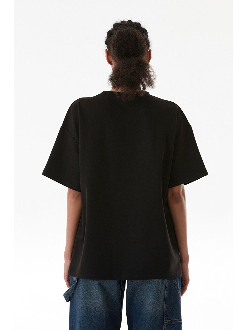 Siyah Kalp Aksesuarlı Oversize Tişört-3