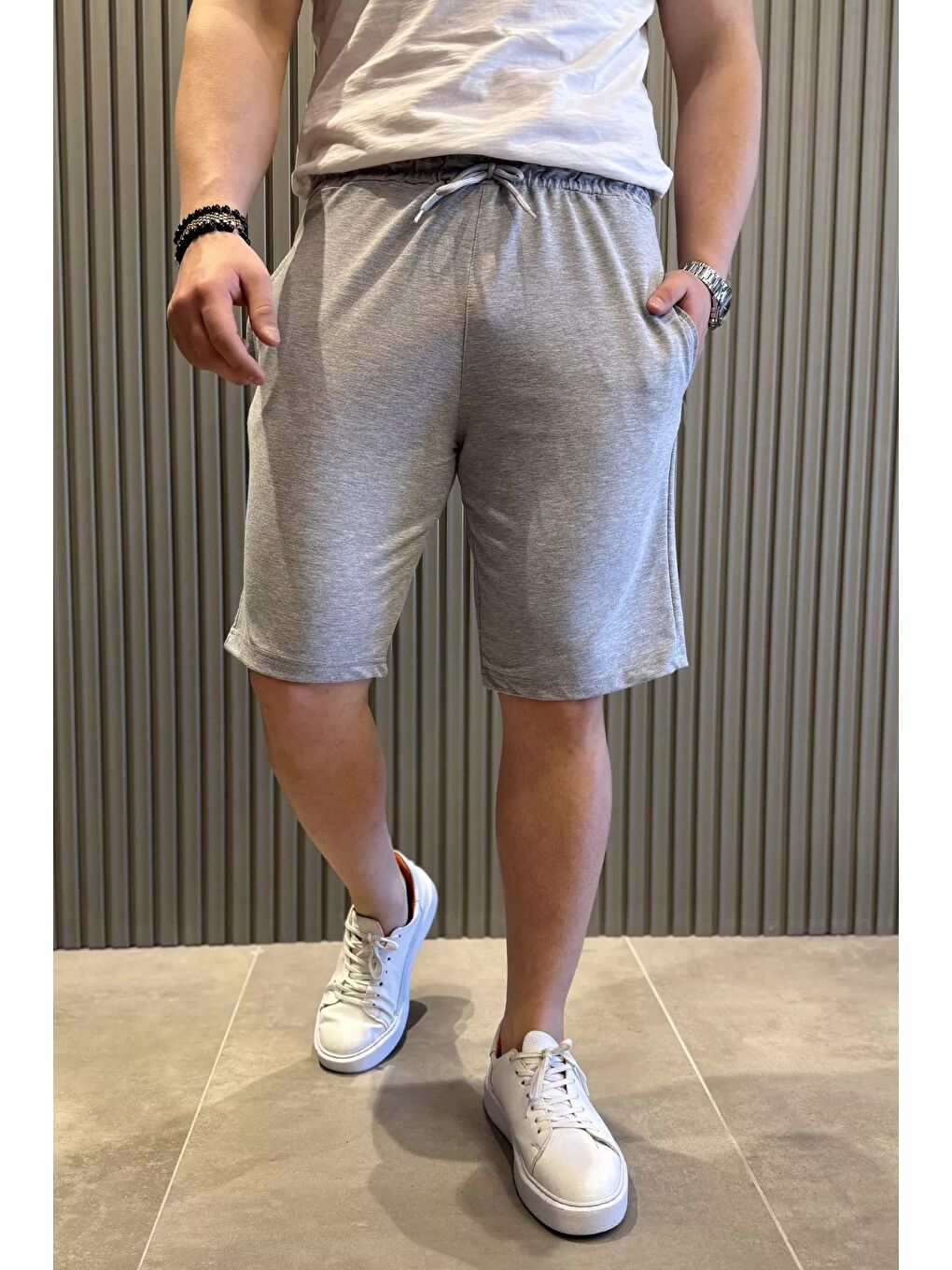 Gri Erkek Cepli Bel Bağcıklı Şort
