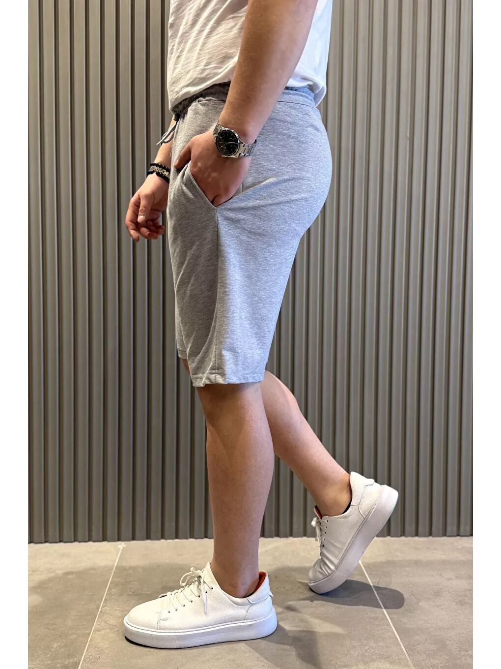 Gri Erkek Cepli Bel Bağcıklı Şort-1