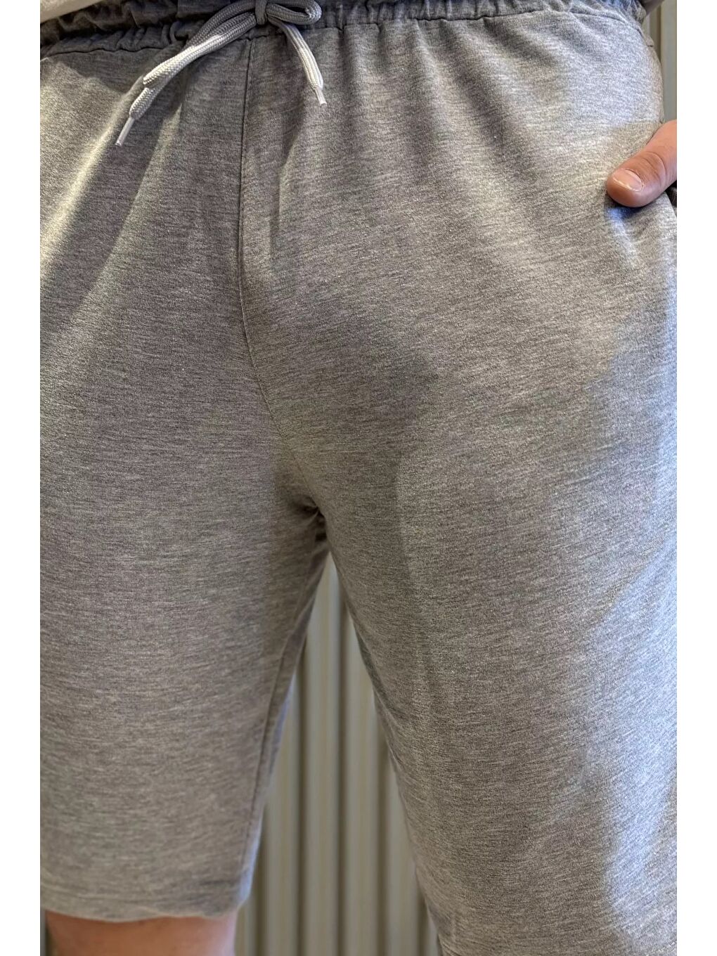 Gri Erkek Cepli Bel Bağcıklı Şort-3