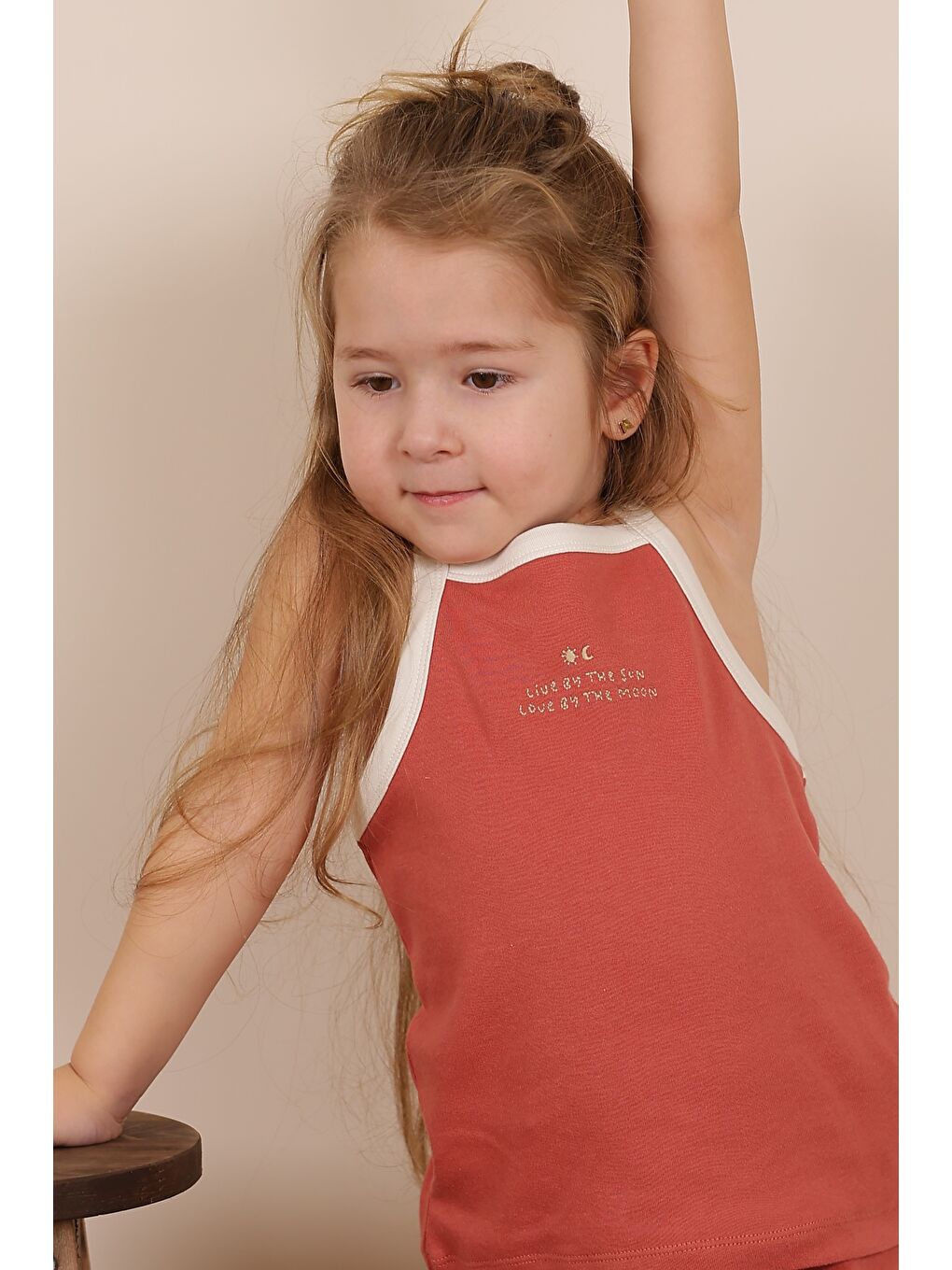 Koyu Turuncu Askılı Nakışlı Kız Çocuk Üst-1