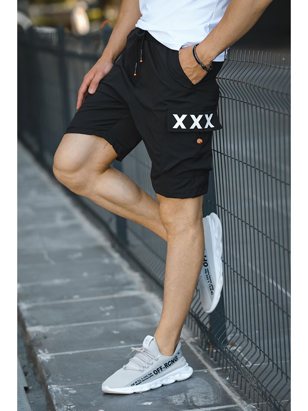 Siyah Baskılı Kort Paraşüt Kumaş Kargo Cep Erkek Şort