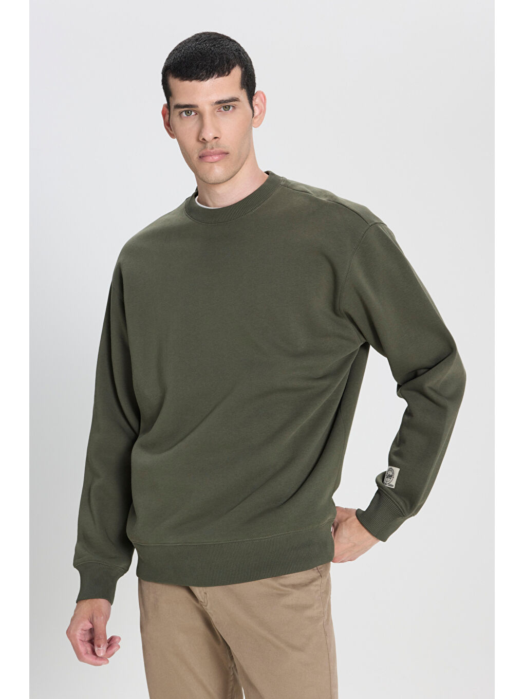 Loose Fit Rahat Kesim Bisiklet Yaka Zeytin Yeşili Sweatshirt-1