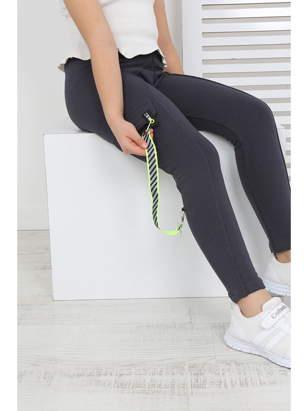 Antrasit Kız Çocuk Tek Yanı Cepli Tayt-2