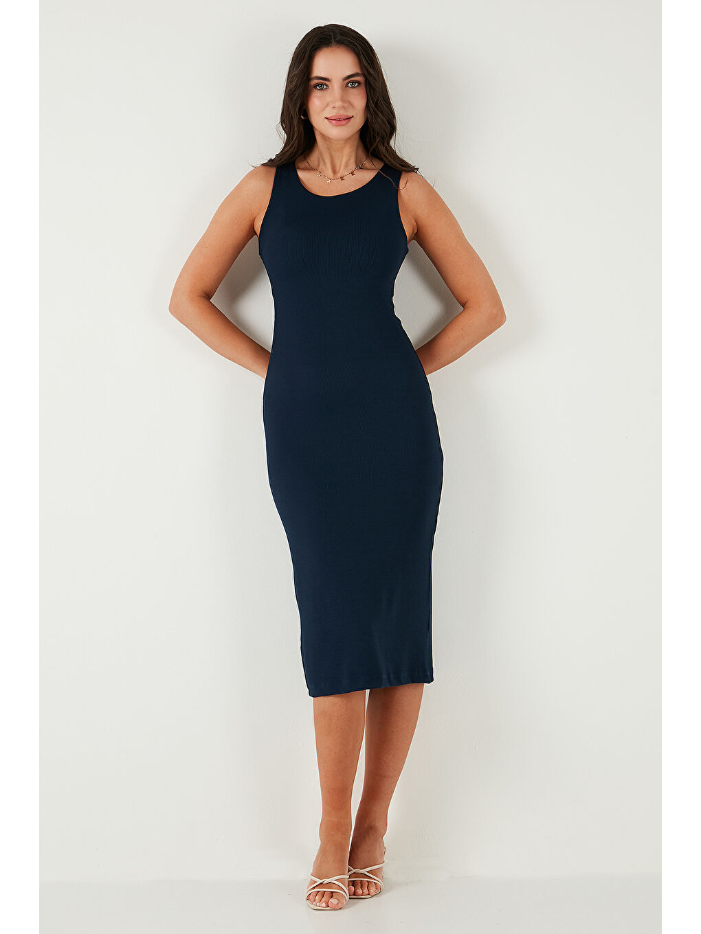 Lacivert Fitilli Slim Fit Bisiklet Yaka Yırtmaçlı Midi Boy Kadın Elbise 5866101-2