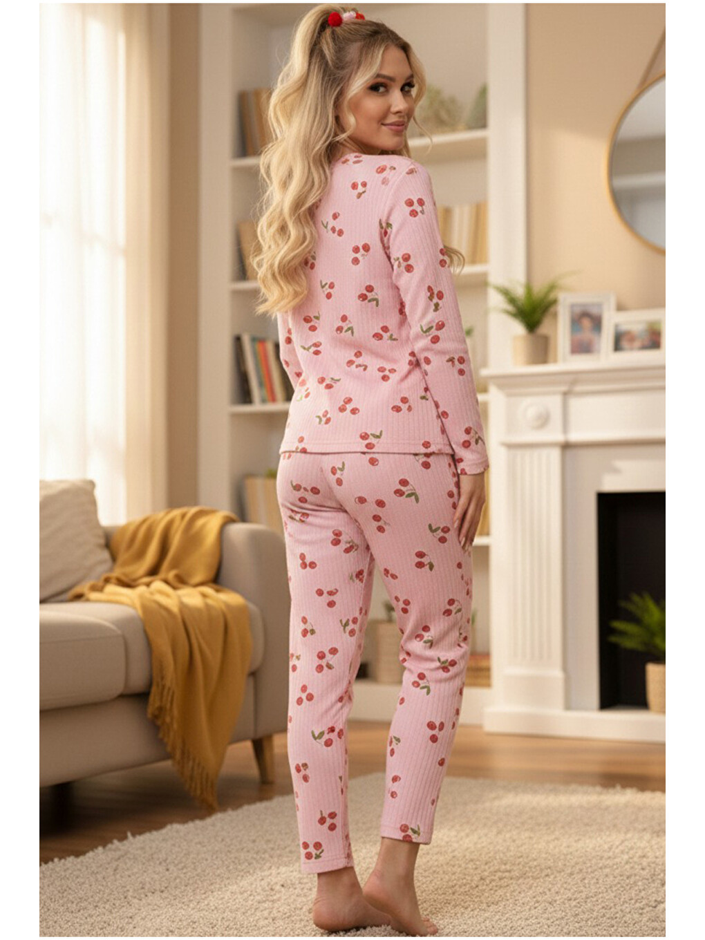 Pembe Somon Kiraz Desenli Yumuşak Tuşe Kışlık Fitilli Pamuklu Örme Pijama Takım 7977-2