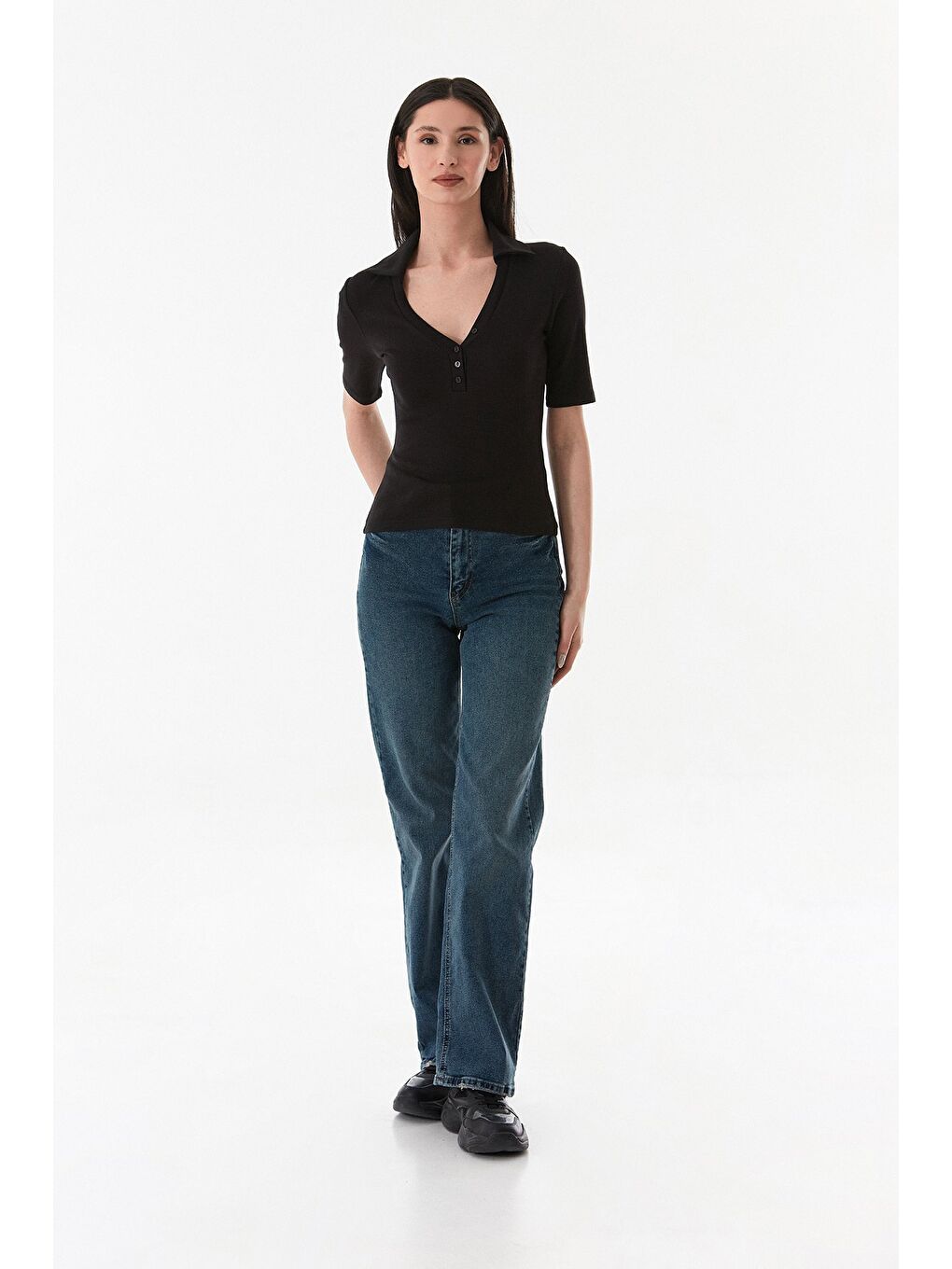 Siyah Önü Düğmeli Polo Yaka Elastanlı Bluz-4