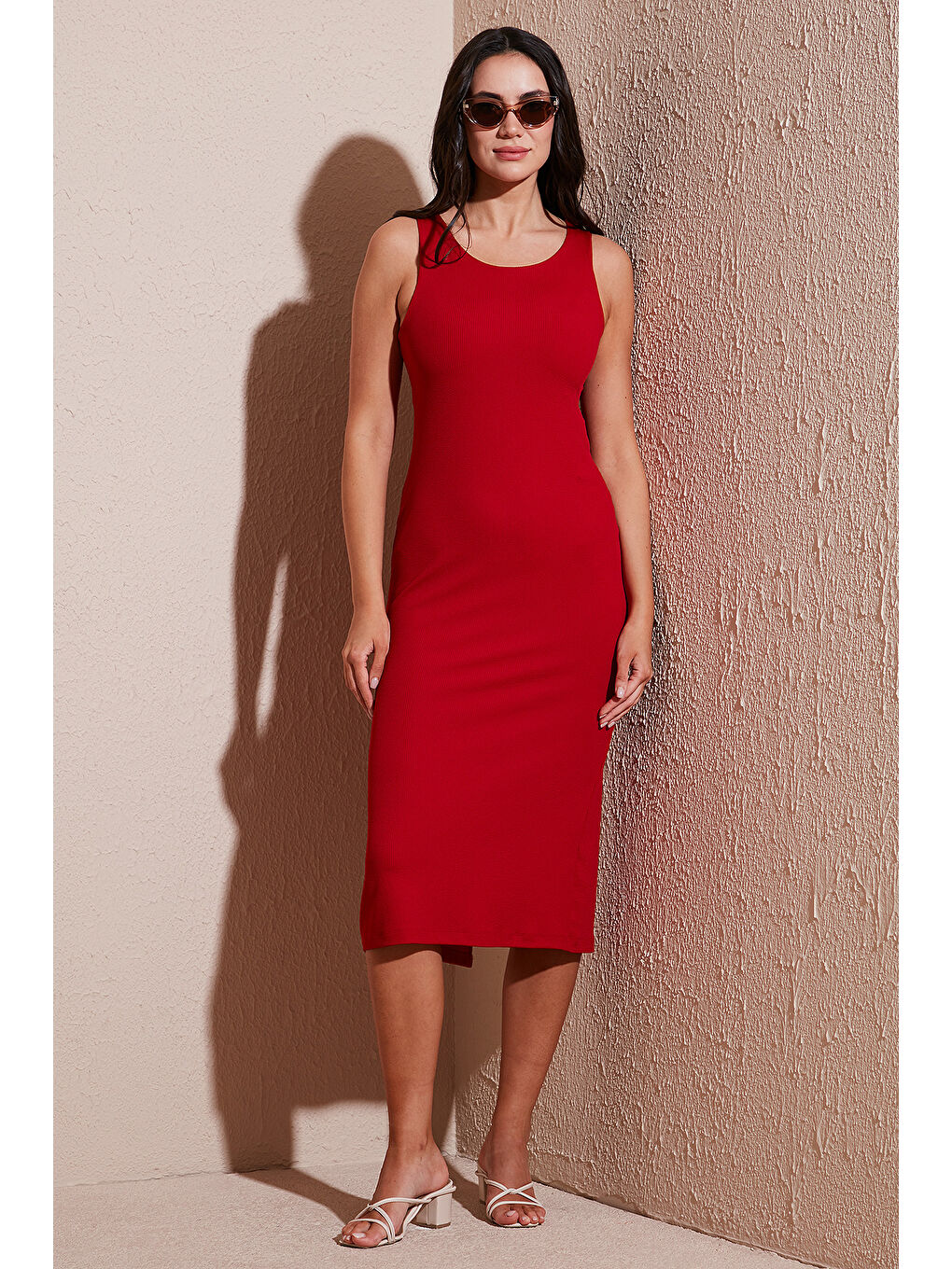 Kırmızı Fitilli Slim Fit Bisiklet Yaka Yırtmaçlı Midi Boy Kadın Elbise 5866101