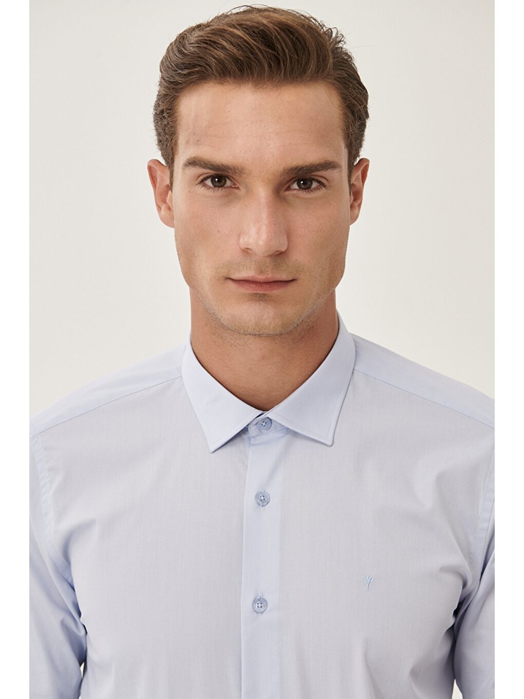 Erkek Açık Mavi Kolay Ütülenebilir Non-Iron Pamuklu Slim Fit Dar Kesim Klasik Yaka Gömlek-1