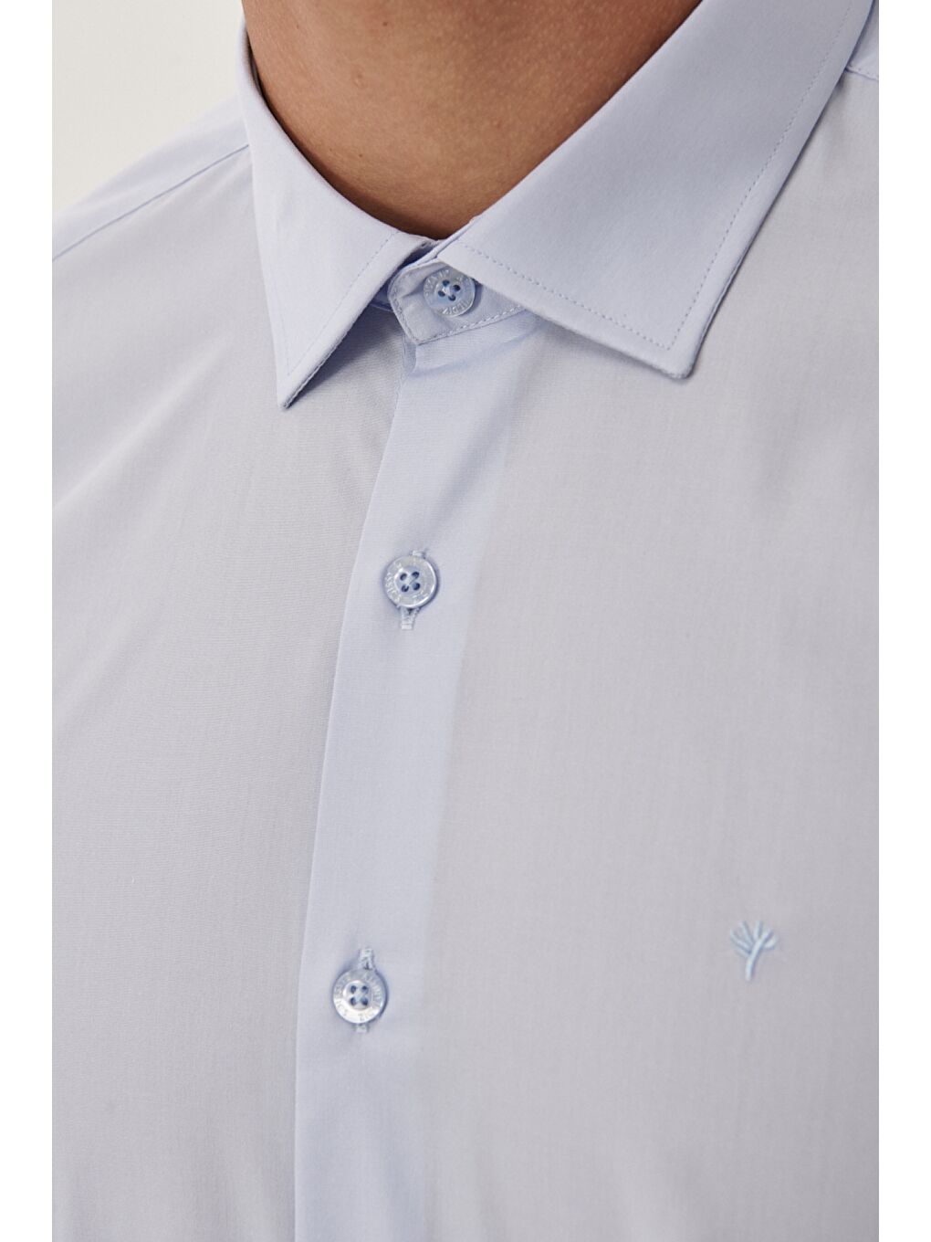 Erkek Açık Mavi Kolay Ütülenebilir Non-Iron Pamuklu Slim Fit Dar Kesim Klasik Yaka Gömlek-2