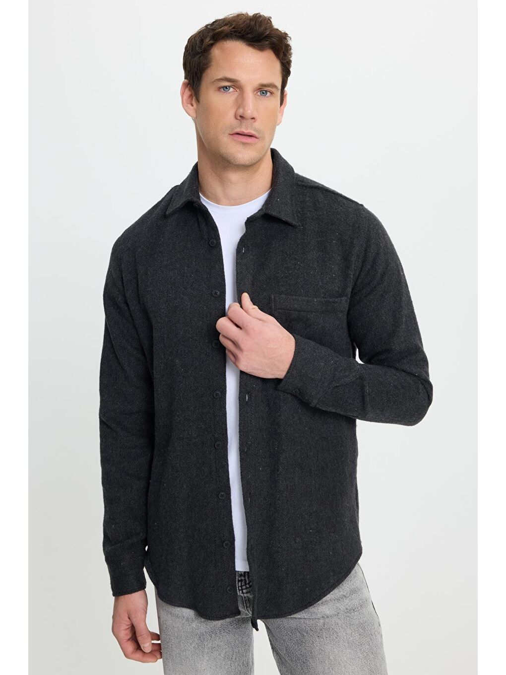 Erkek Slim Fit Dar Kesim  Armürlü Oduncu Cepli Spor Yaka Siyah Gömlek