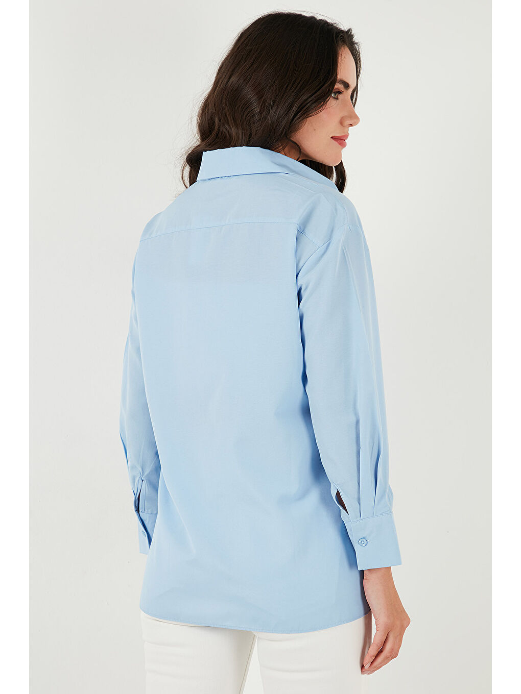 Mavi Pamuklu Regular Fit İliklenebilen Yırtmaç Detaylı Kadın Gömlek 6772920-6