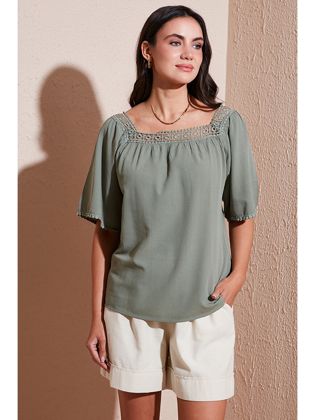 Yeşil Güpürlü Regular Fit Kare Yaka Kadın Bluz 5869003