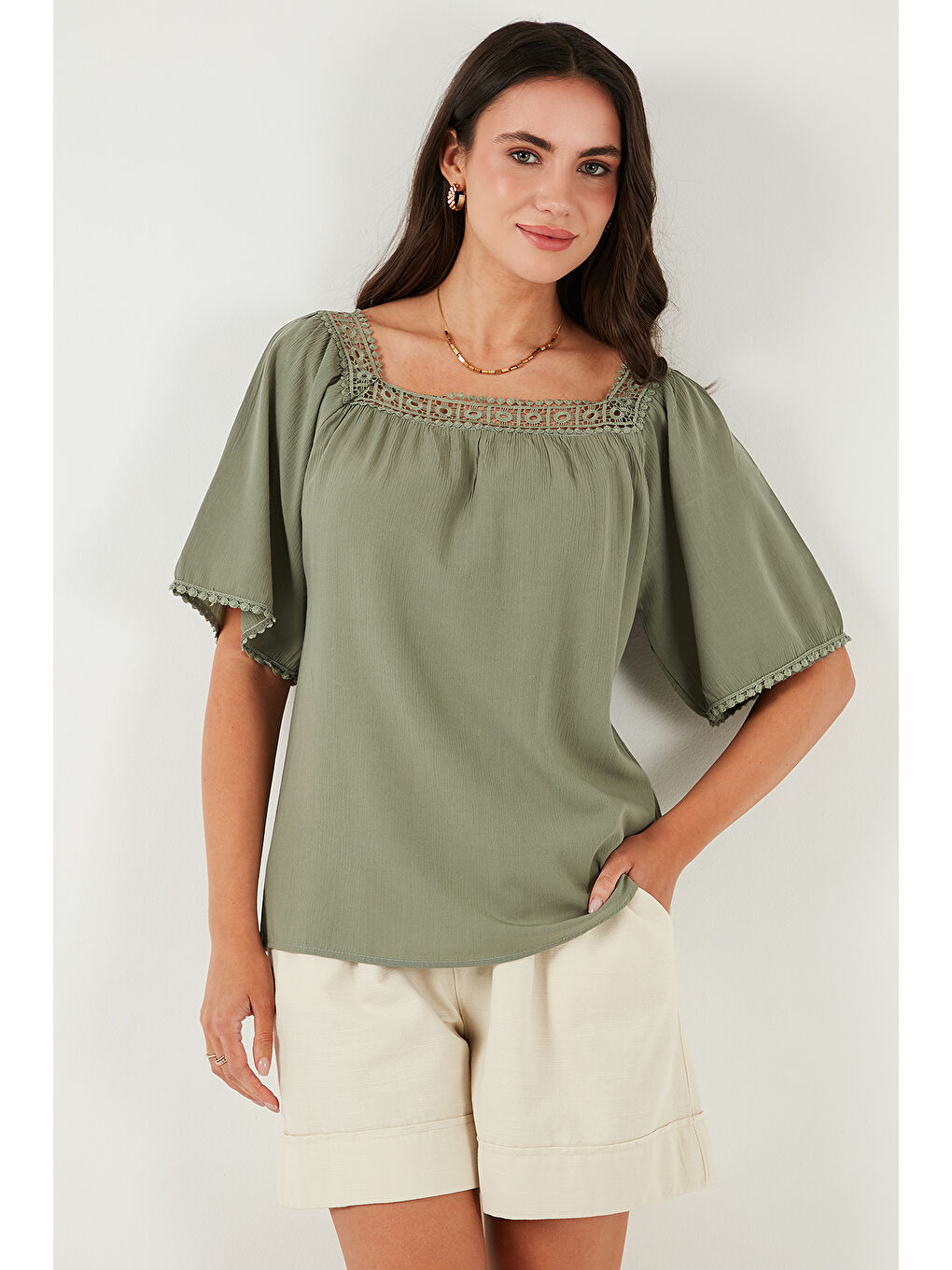 Yeşil Güpürlü Regular Fit Kare Yaka Kadın Bluz 5869003-1