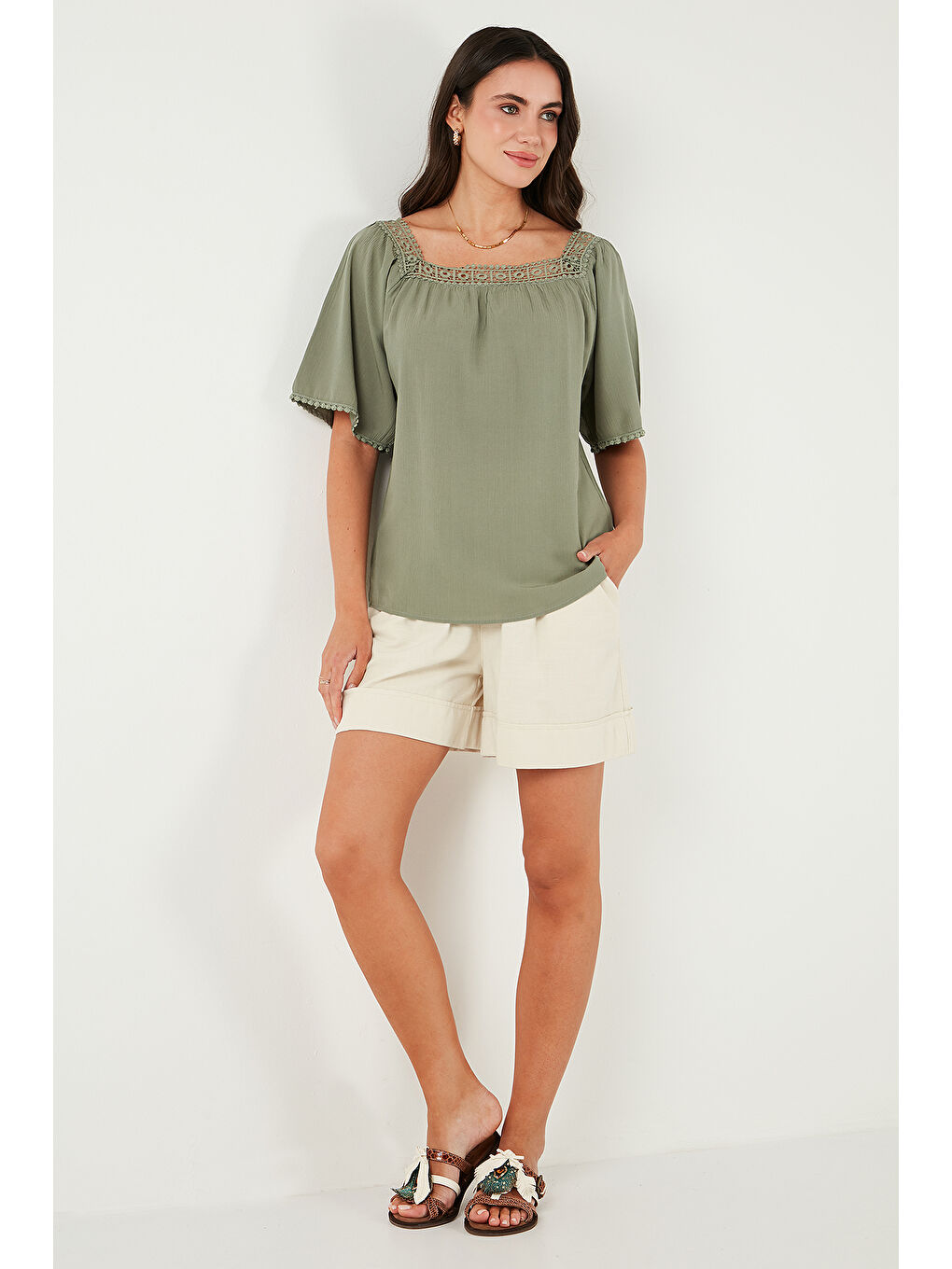 Yeşil Güpürlü Regular Fit Kare Yaka Kadın Bluz 5869003-2