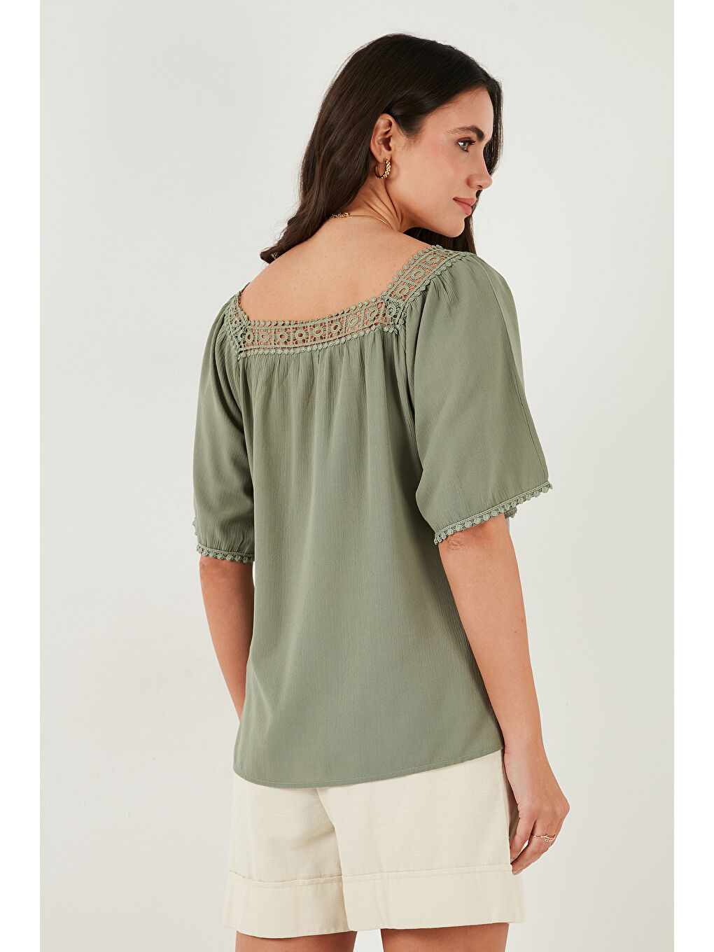 Yeşil Güpürlü Regular Fit Kare Yaka Kadın Bluz 5869003-6