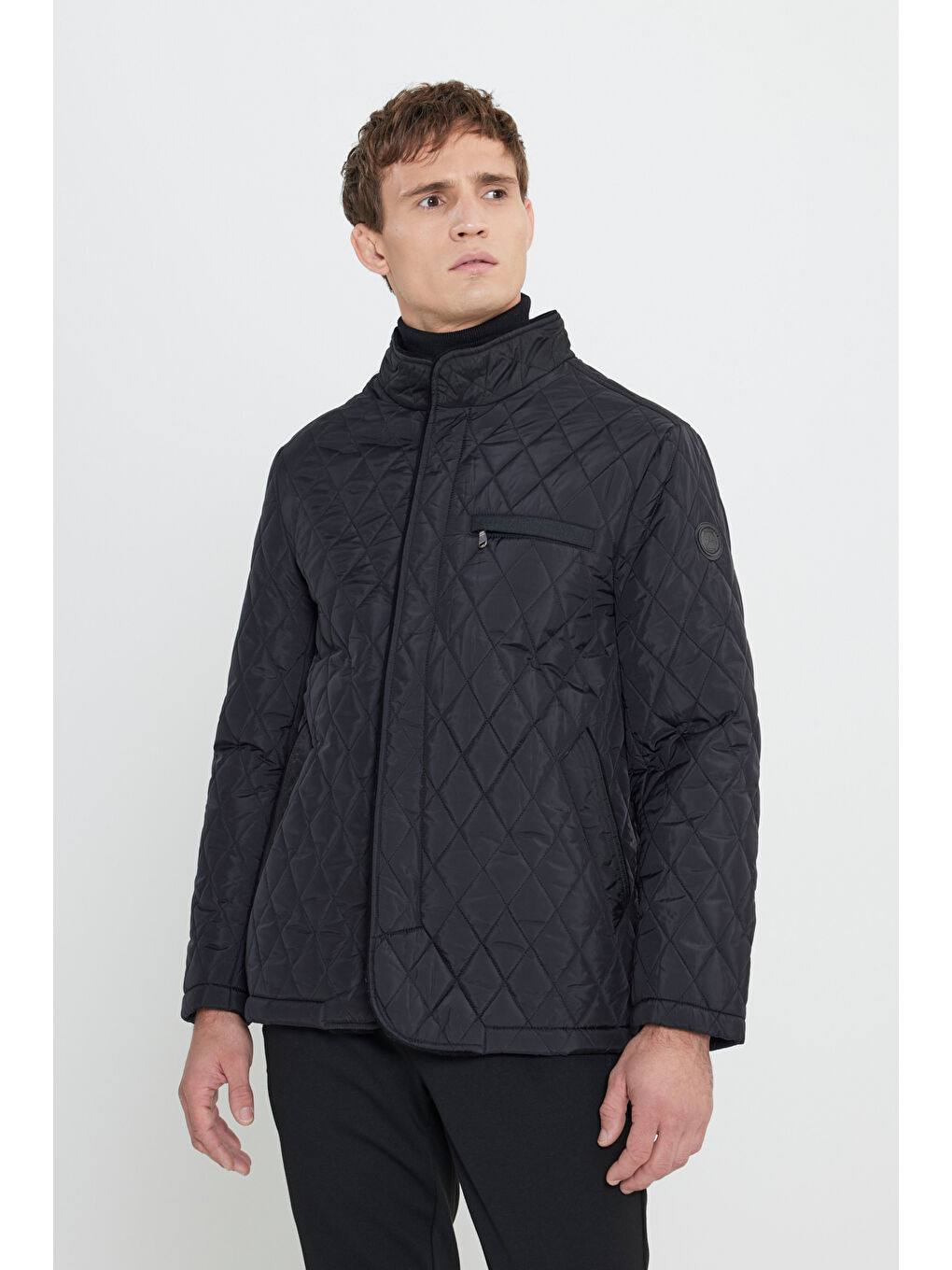 Erkek Siyah Standart Fit Normal Kesim Dik Yaka Desenli Kapitone Overcoat-2