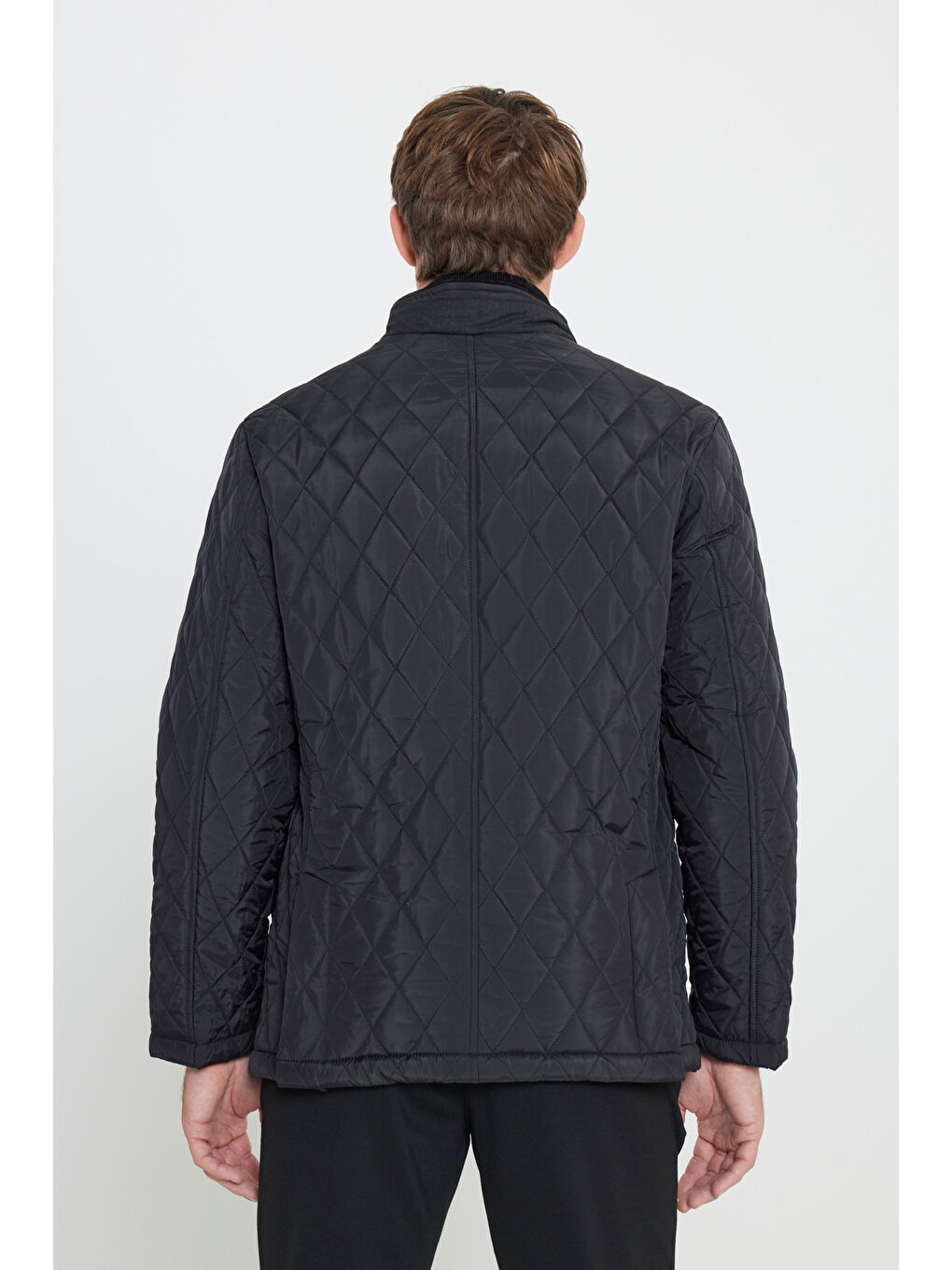 Erkek Siyah Standart Fit Normal Kesim Dik Yaka Desenli Kapitone Overcoat-5