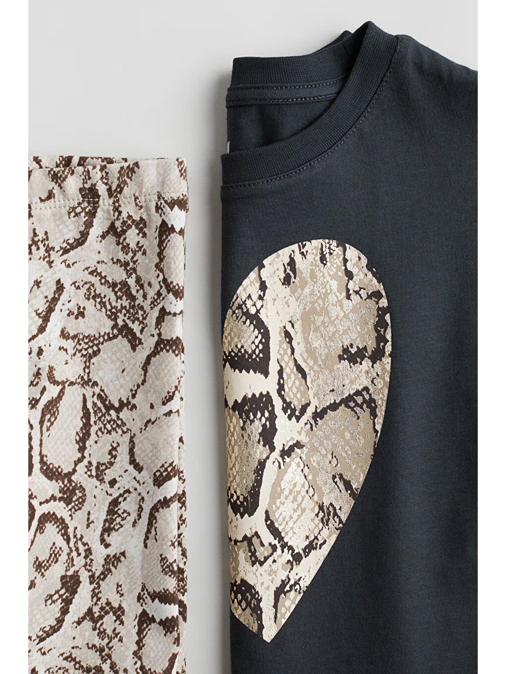 Karışık Kız Çocuk Pamuklu Siyah Desenli Kalpli T-Shirt Ve Şort Takım - Modern Stil-1