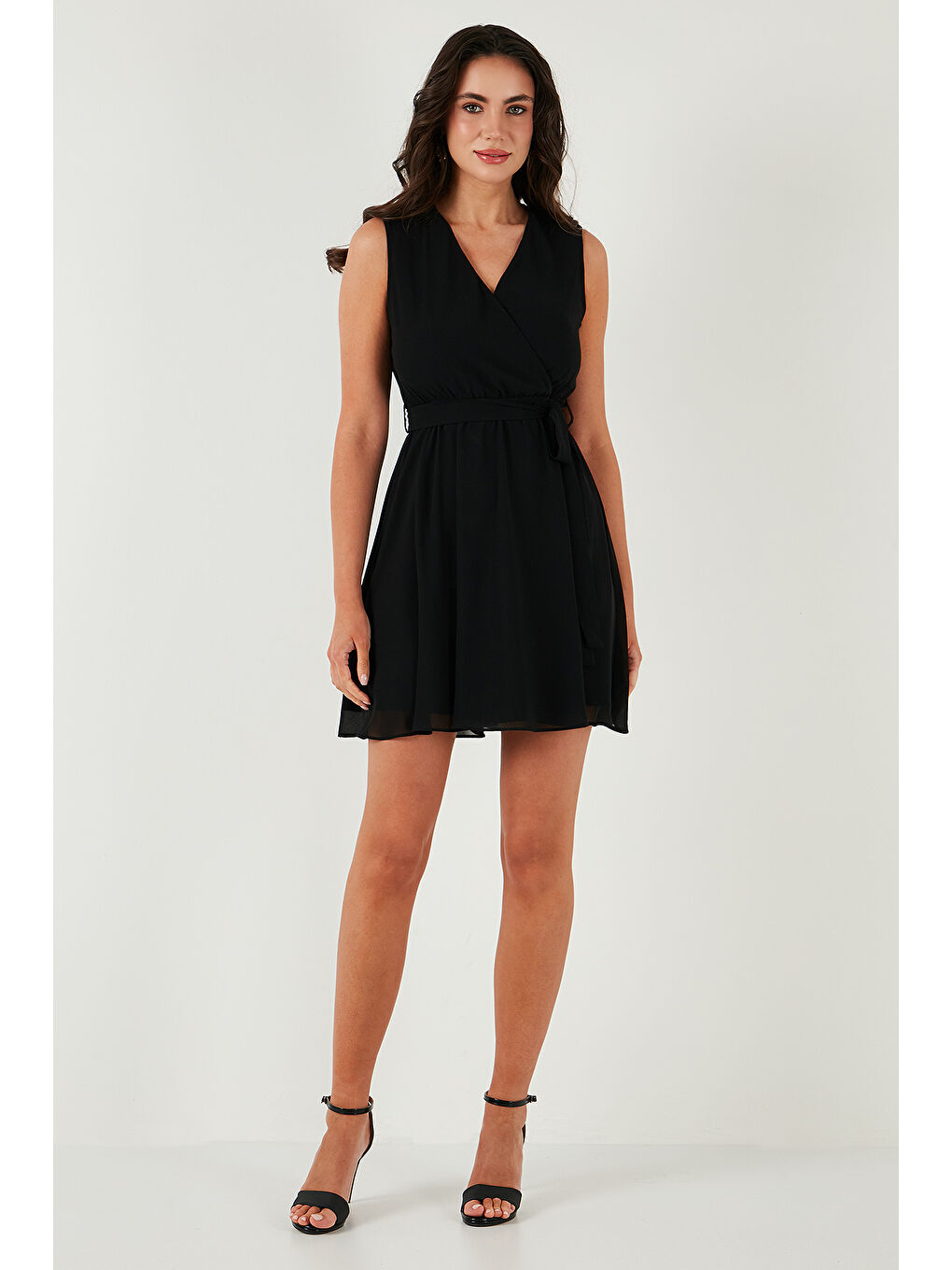 Siyah Regular Fit Kruvaze Yaka Bağlama Detaylı Şifon Mini Boy Kadın Elbise 6789075-2