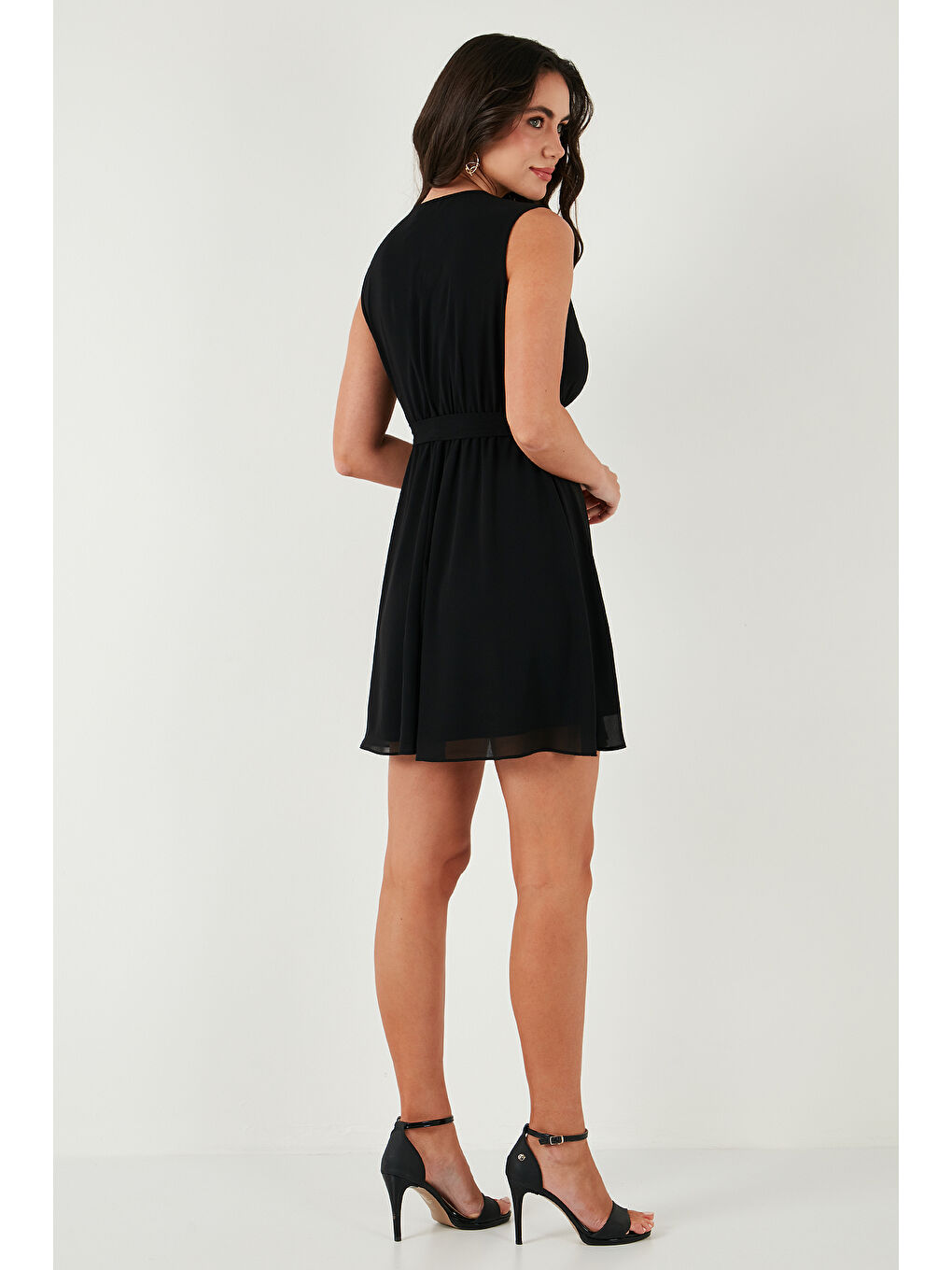 Siyah Regular Fit Kruvaze Yaka Bağlama Detaylı Şifon Mini Boy Kadın Elbise 6789075-6