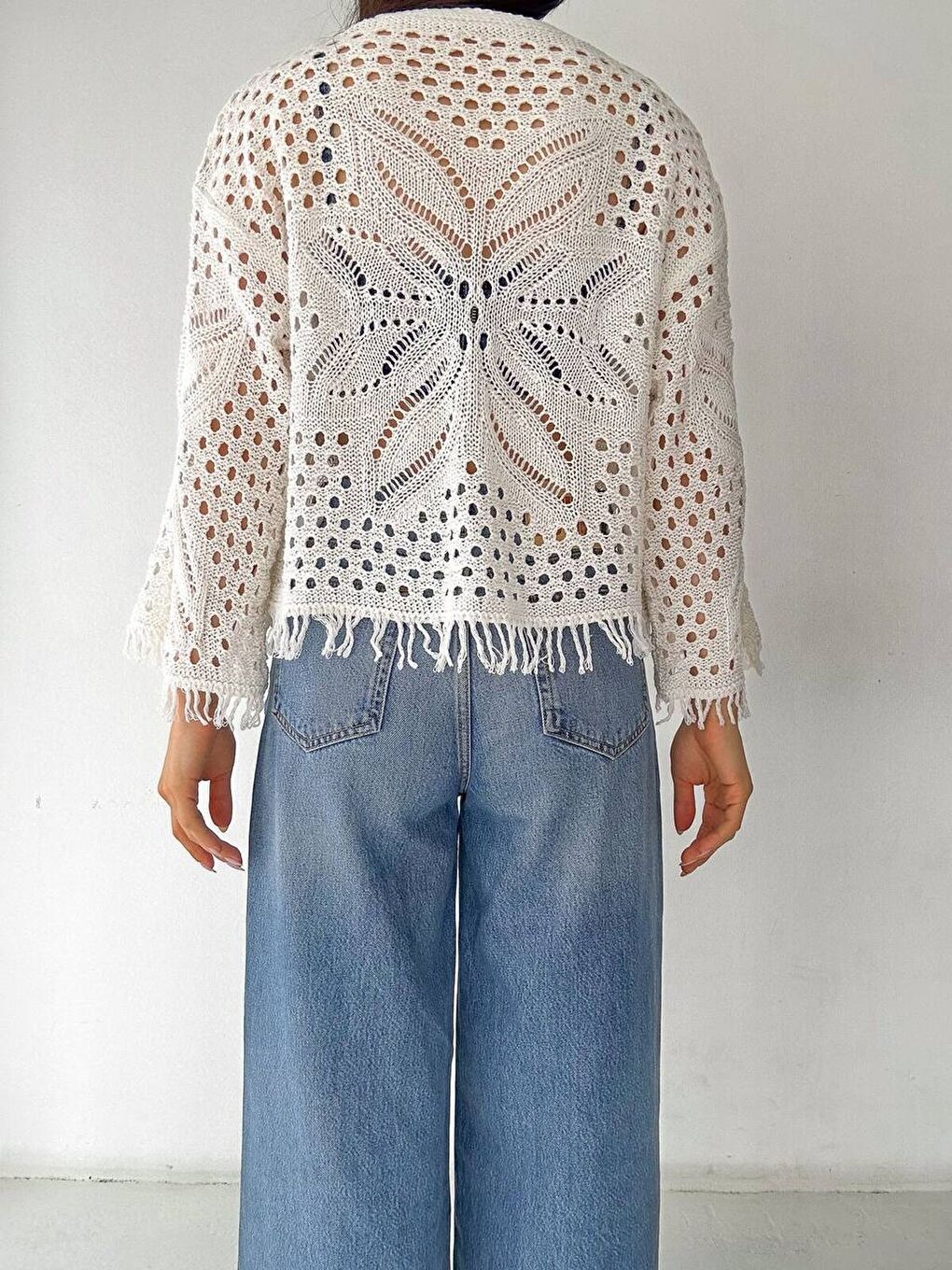 Ekru Püsküllü Kısa Hırka-2