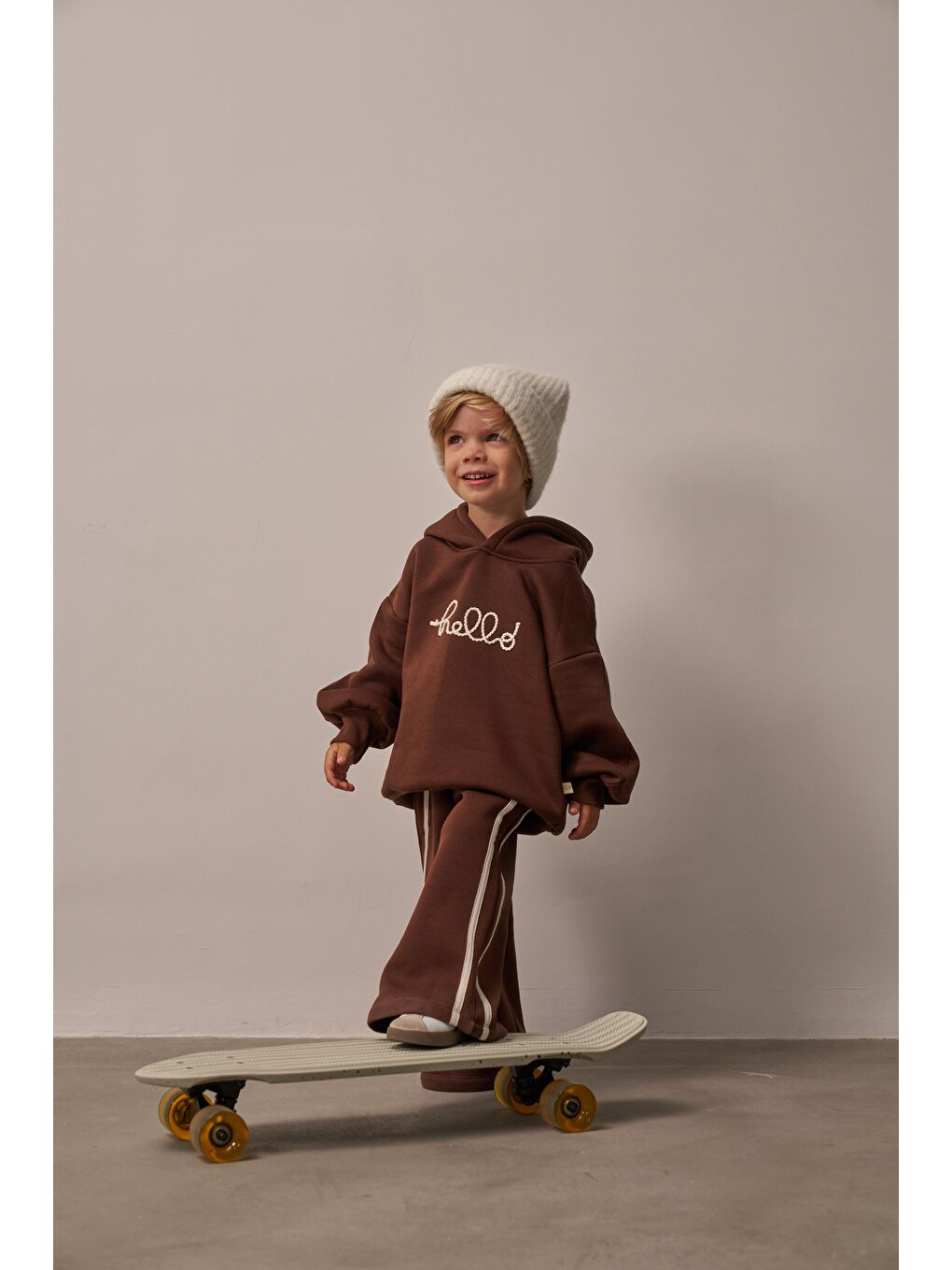 Kahverengi Hello Nakışlı Alt Üst Takım-5