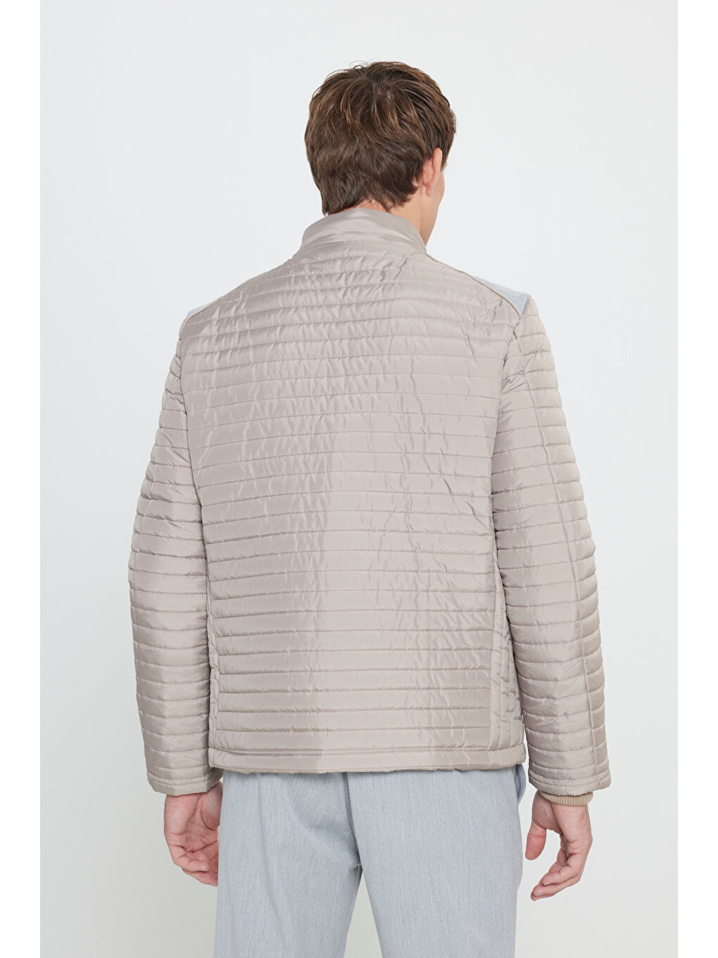 Erkek Bej Standart Fit Normal Kesim Dik Yaka Desenli Mont-5