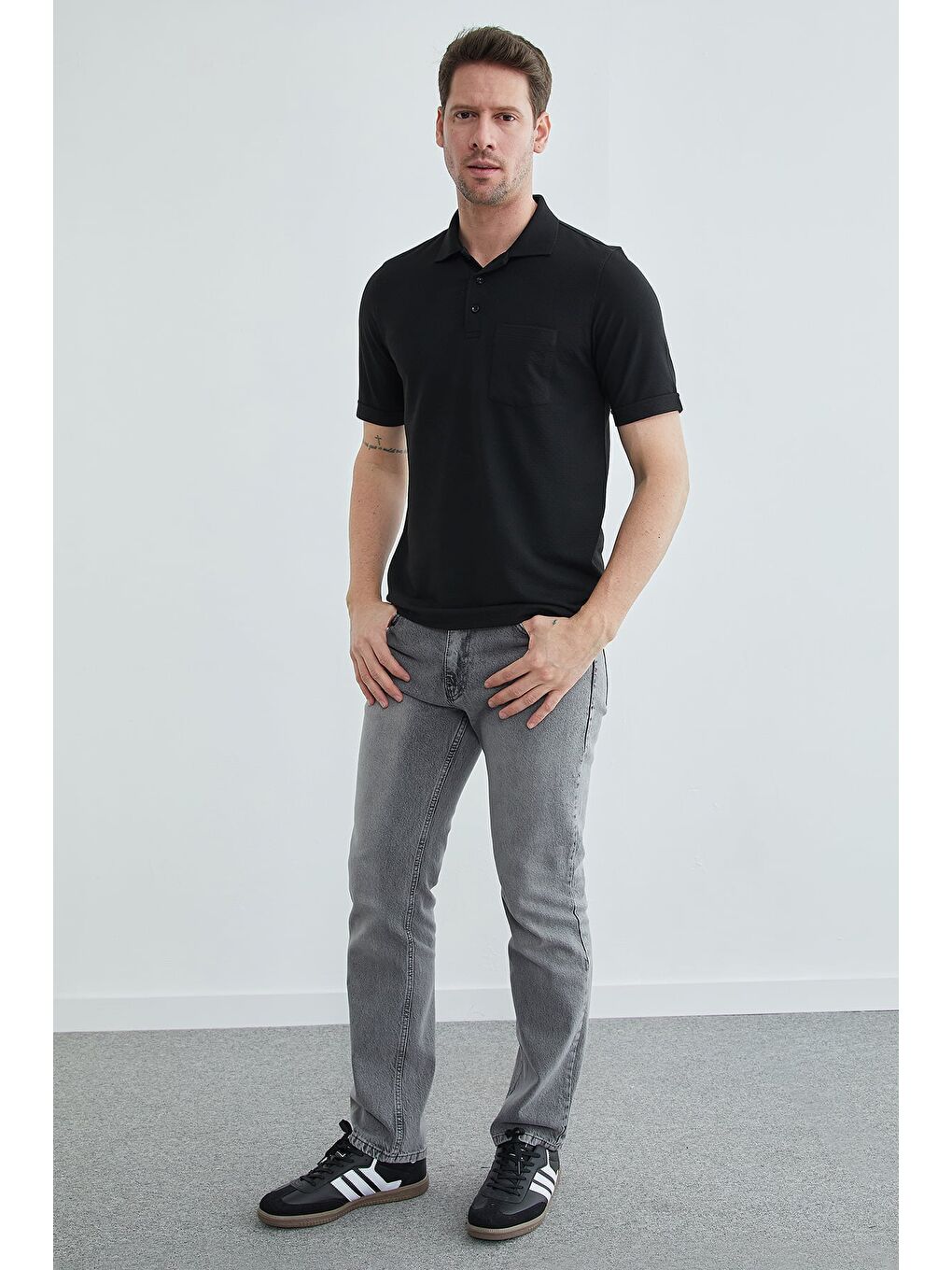 Siyah Düz Tek Cepli Polo Yaka Erkek Tişört-3