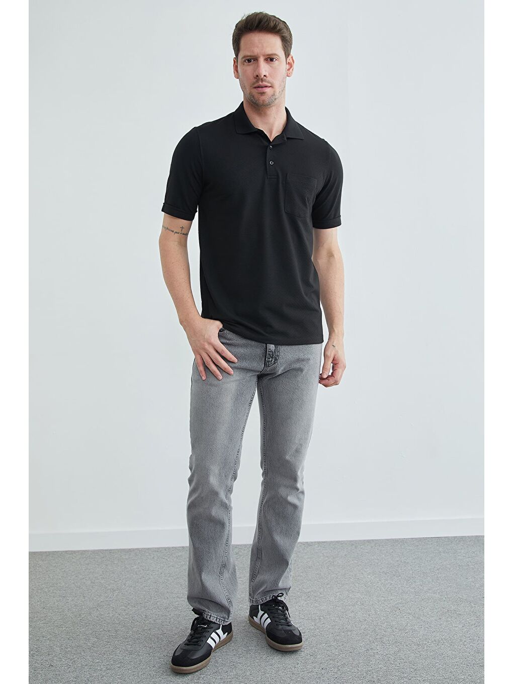 Siyah Düz Tek Cepli Polo Yaka Erkek Tişört-4
