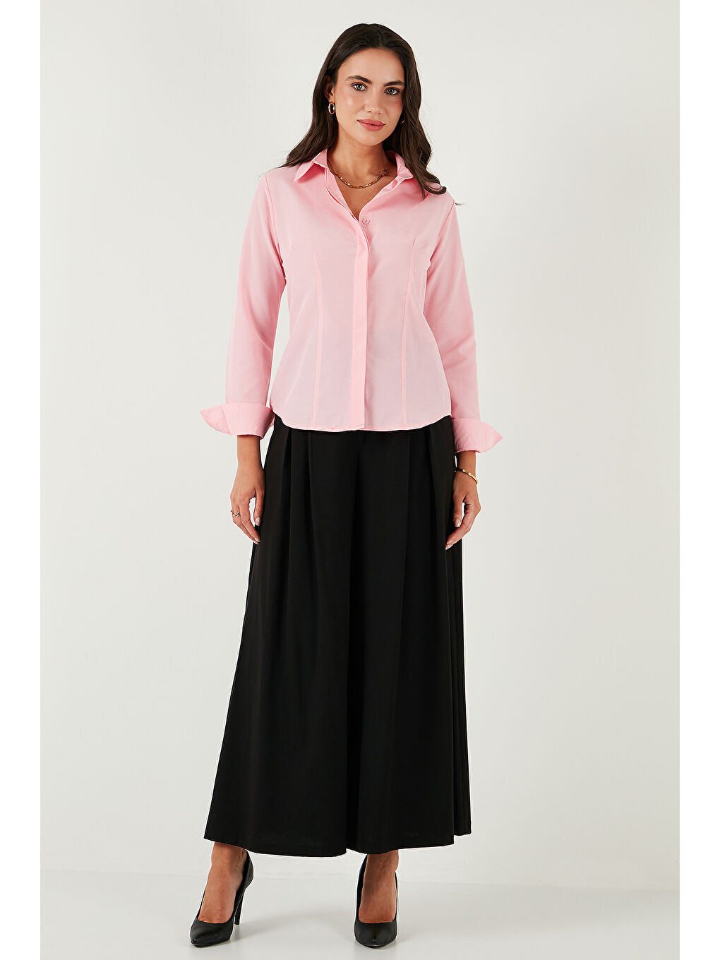 Pembe Pamuklu Slim Fit Klasik Yaka Çizgili Kadın Gömlek 6777423-2