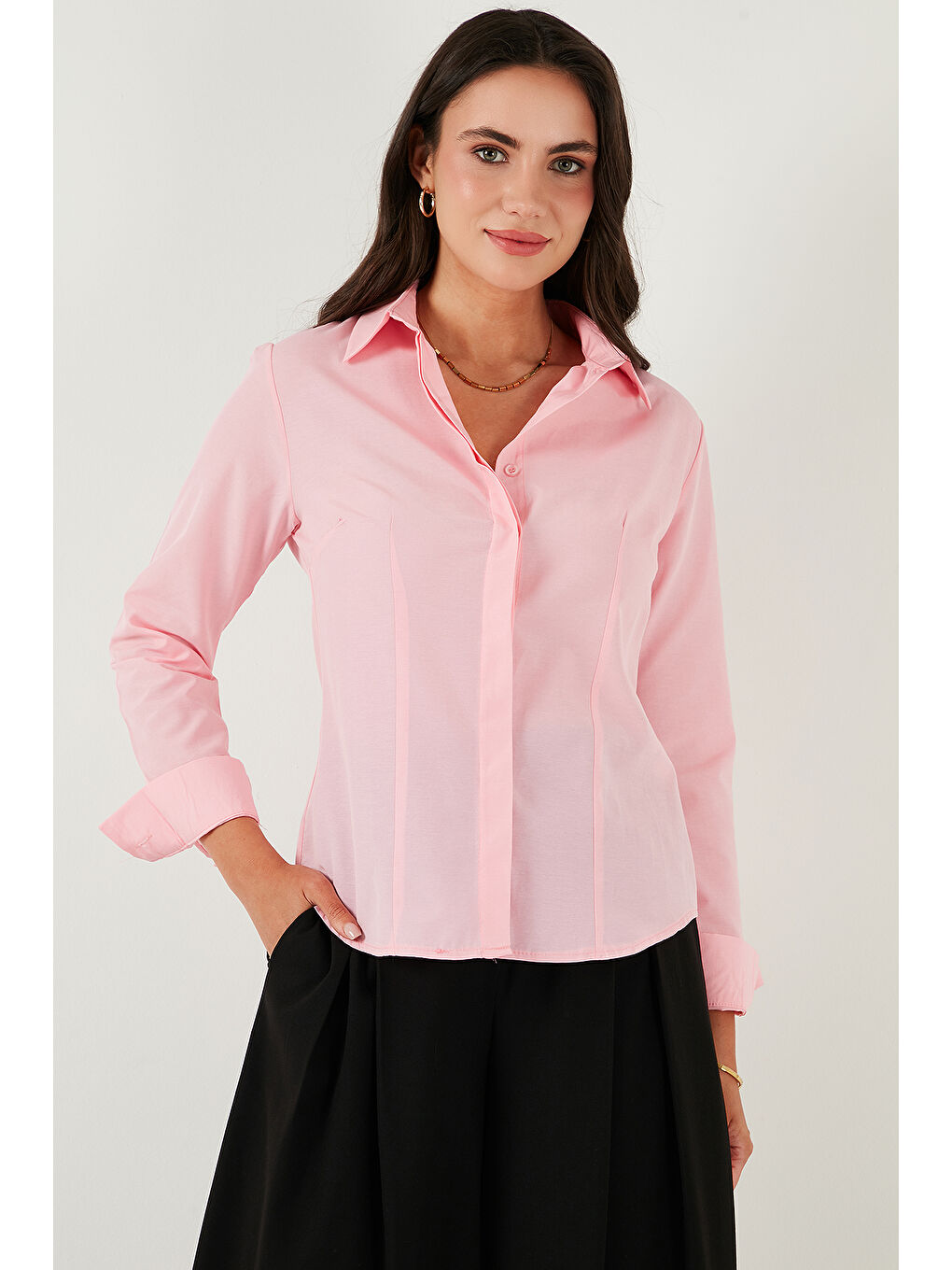 Pembe Pamuklu Slim Fit Klasik Yaka Çizgili Kadın Gömlek 6777423-3