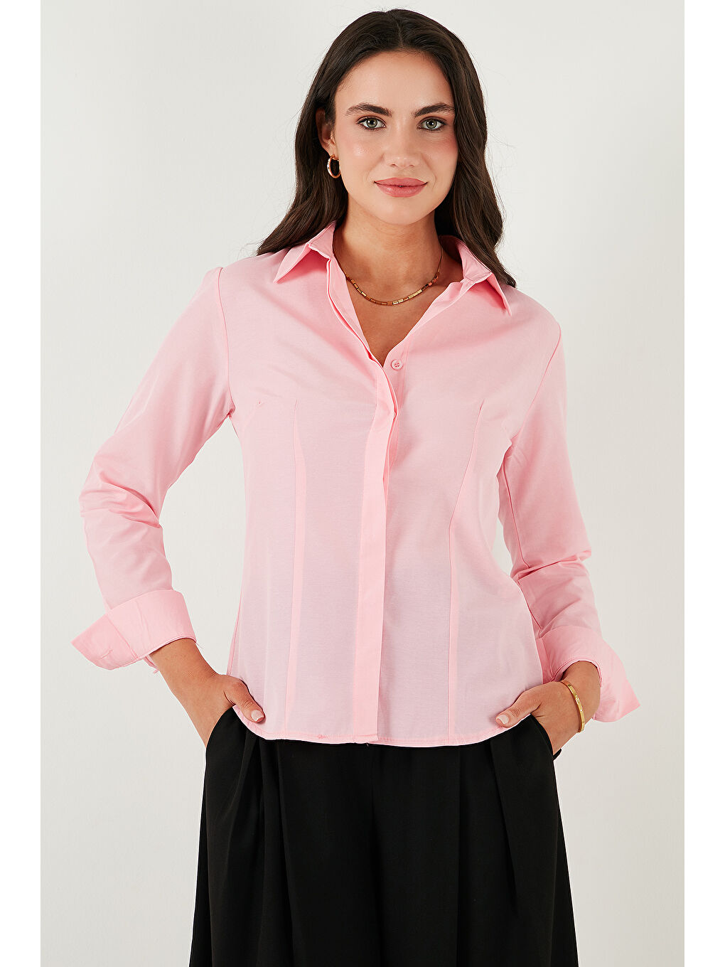 Pembe Pamuklu Slim Fit Klasik Yaka Çizgili Kadın Gömlek 6777423-4